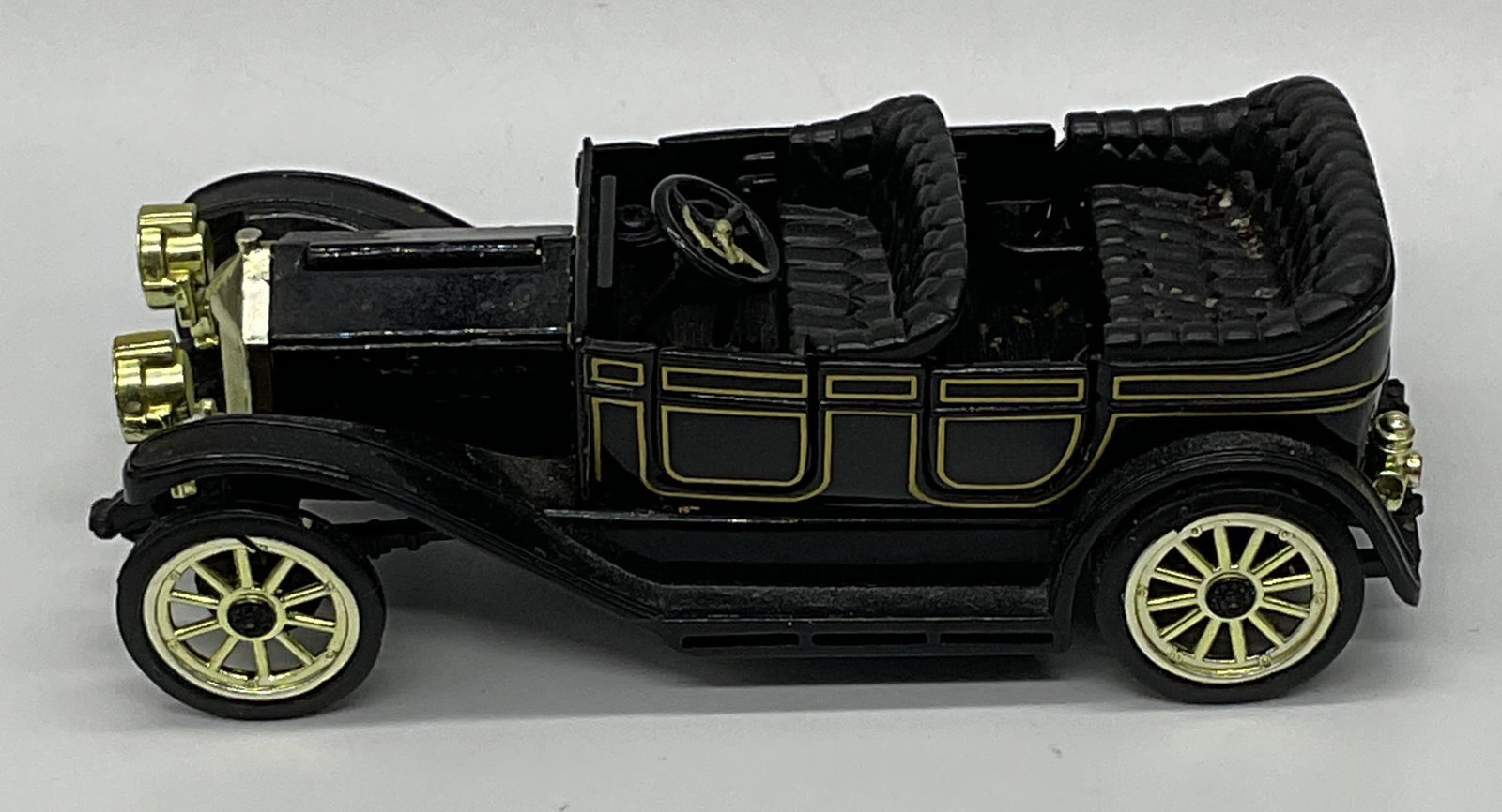 Model Car 1911 Chevrolet Classic Six (1 of 6)