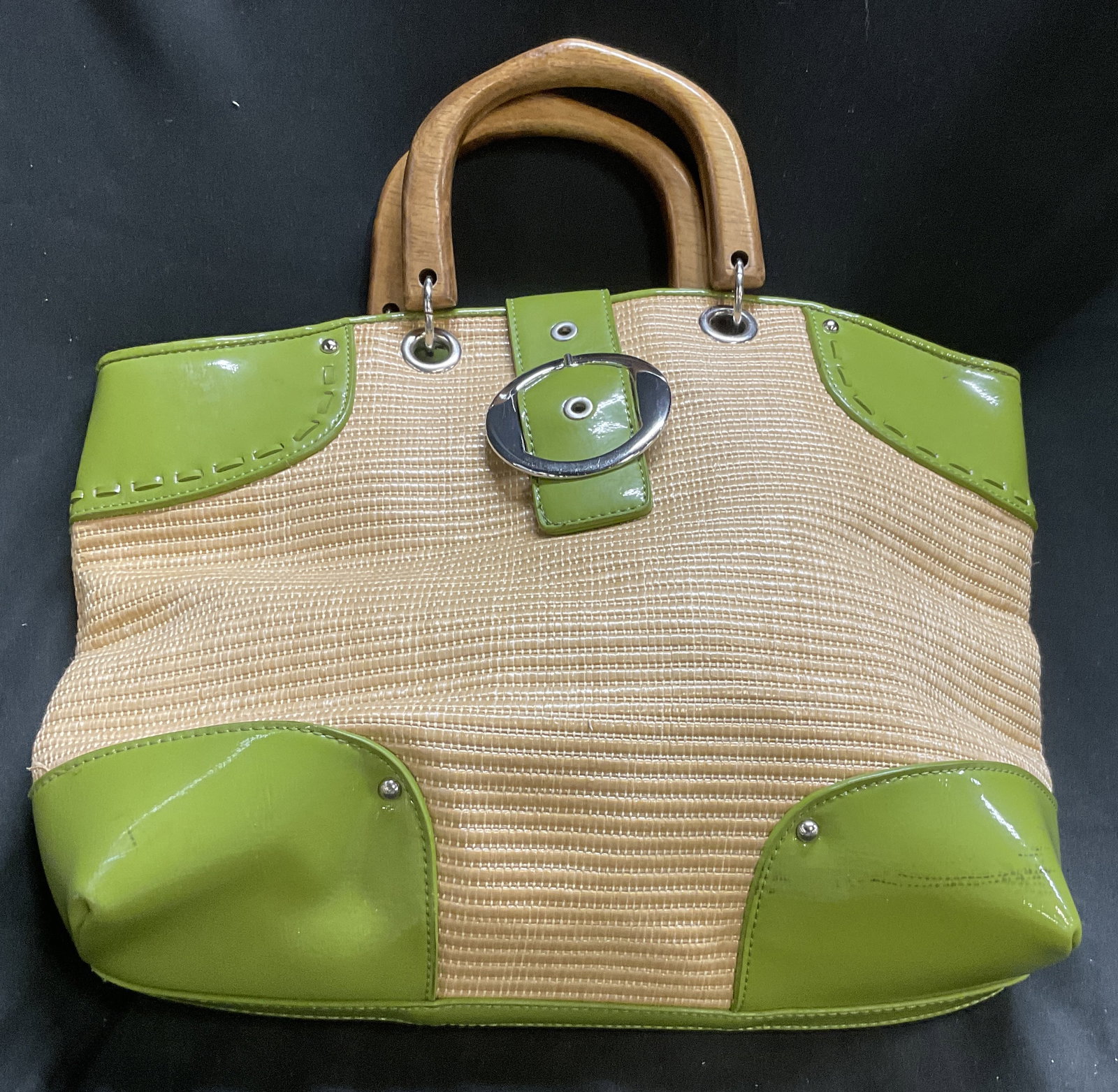 Ann Taylor Straw & Wooden Handled Bag: Ann Taylor Straw Bag with Green Leather Style Accents and Wooden Handles. Some Marks, Stains, and Scratches. Measures app 16in H x 14in W. Ann Taylor, Straw Bags, Green, Leather Style, Wooden Handles,