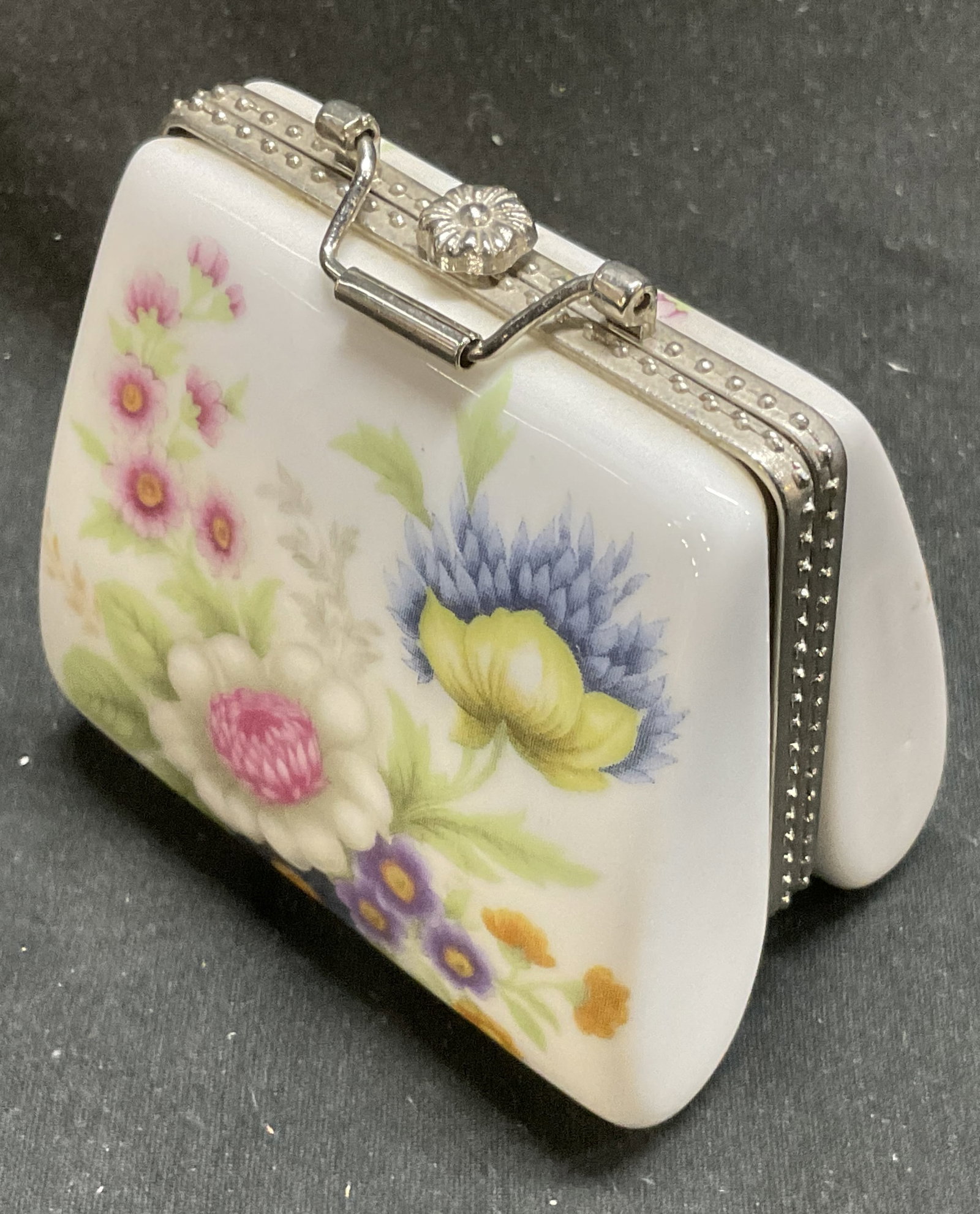 Vintage Floral Handbag Porcelain Trinket Box (1 of 6)