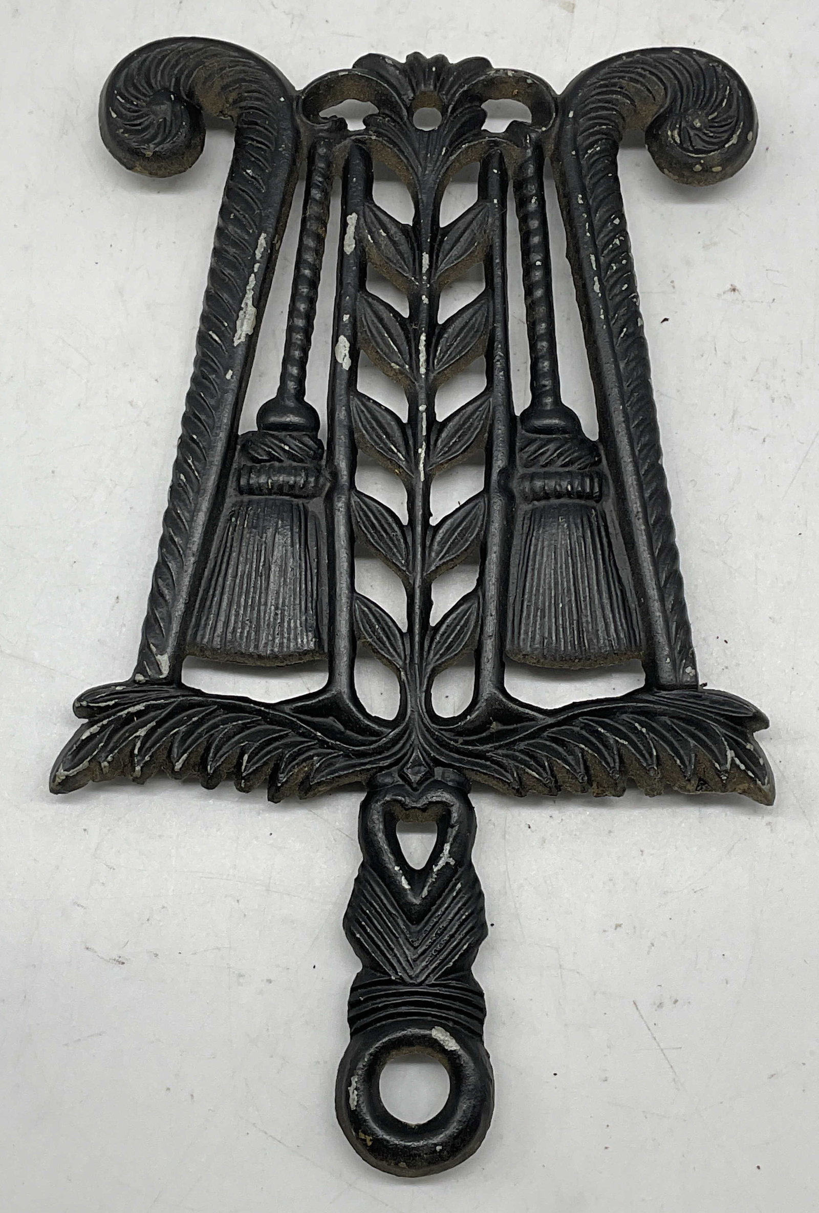 Vintage MF Black Metal Grain & Tassel Trivet (1 of 6)
