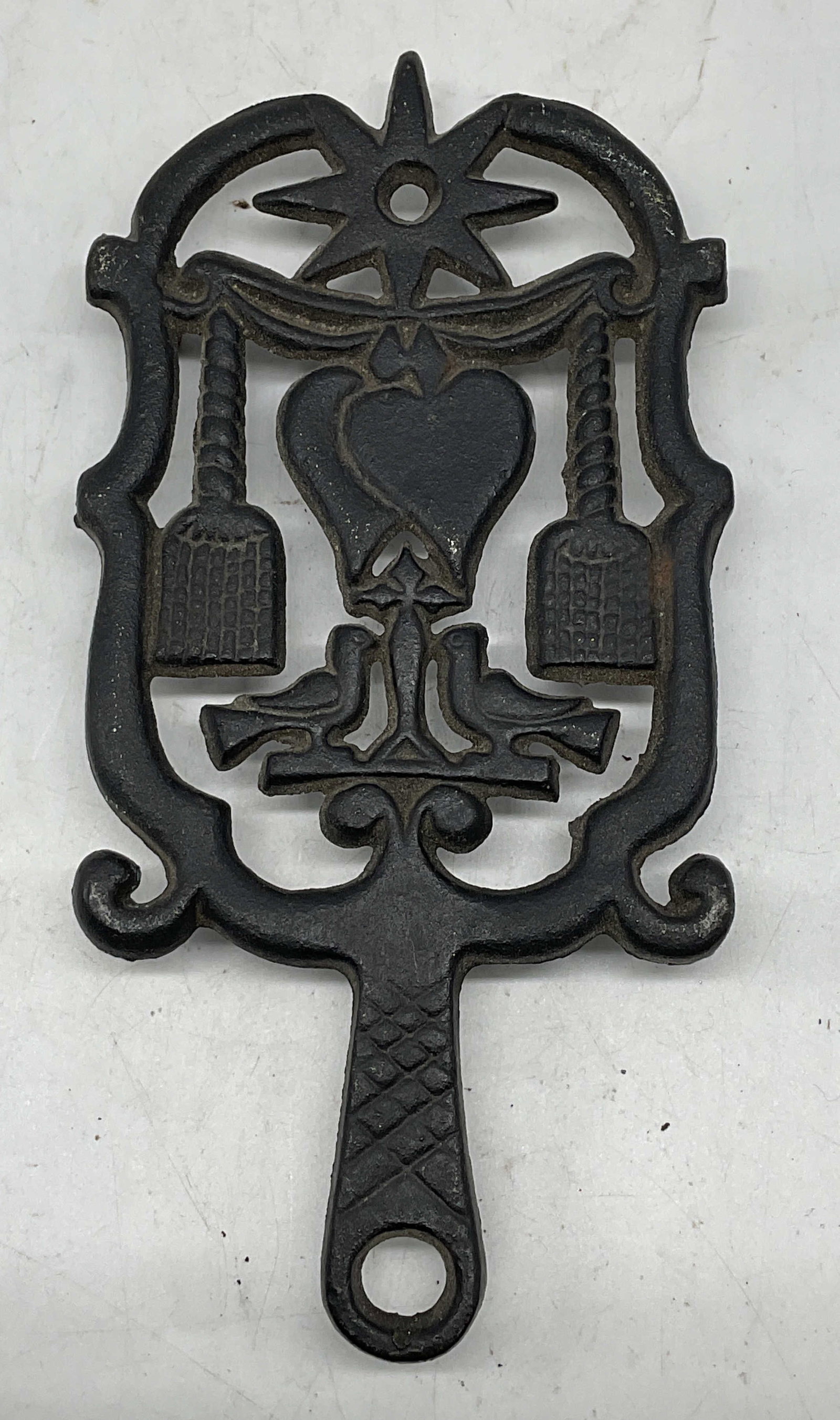 Vintage Iron Lovebirds Tassel Trivet (1 of 6)