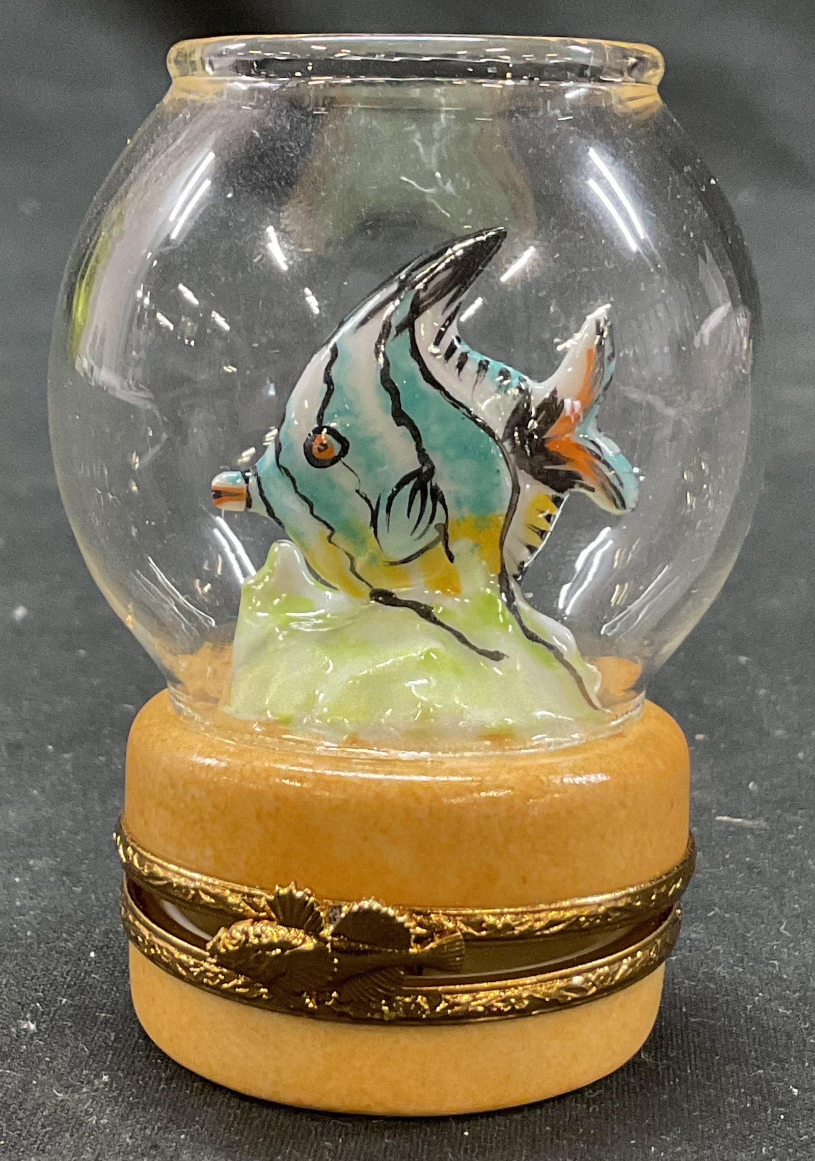 Artoria Limoges Fish Bowl Trinket Box France (1 of 8)