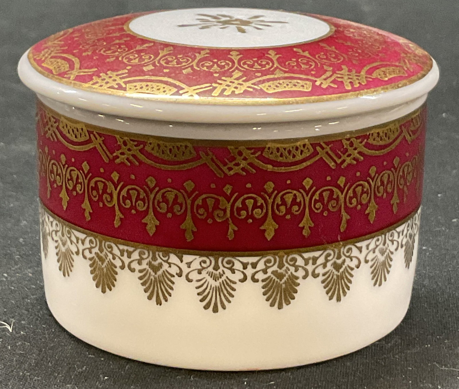 Leart Porcelain Lidded Trinket Box Brazil (1 of 7)