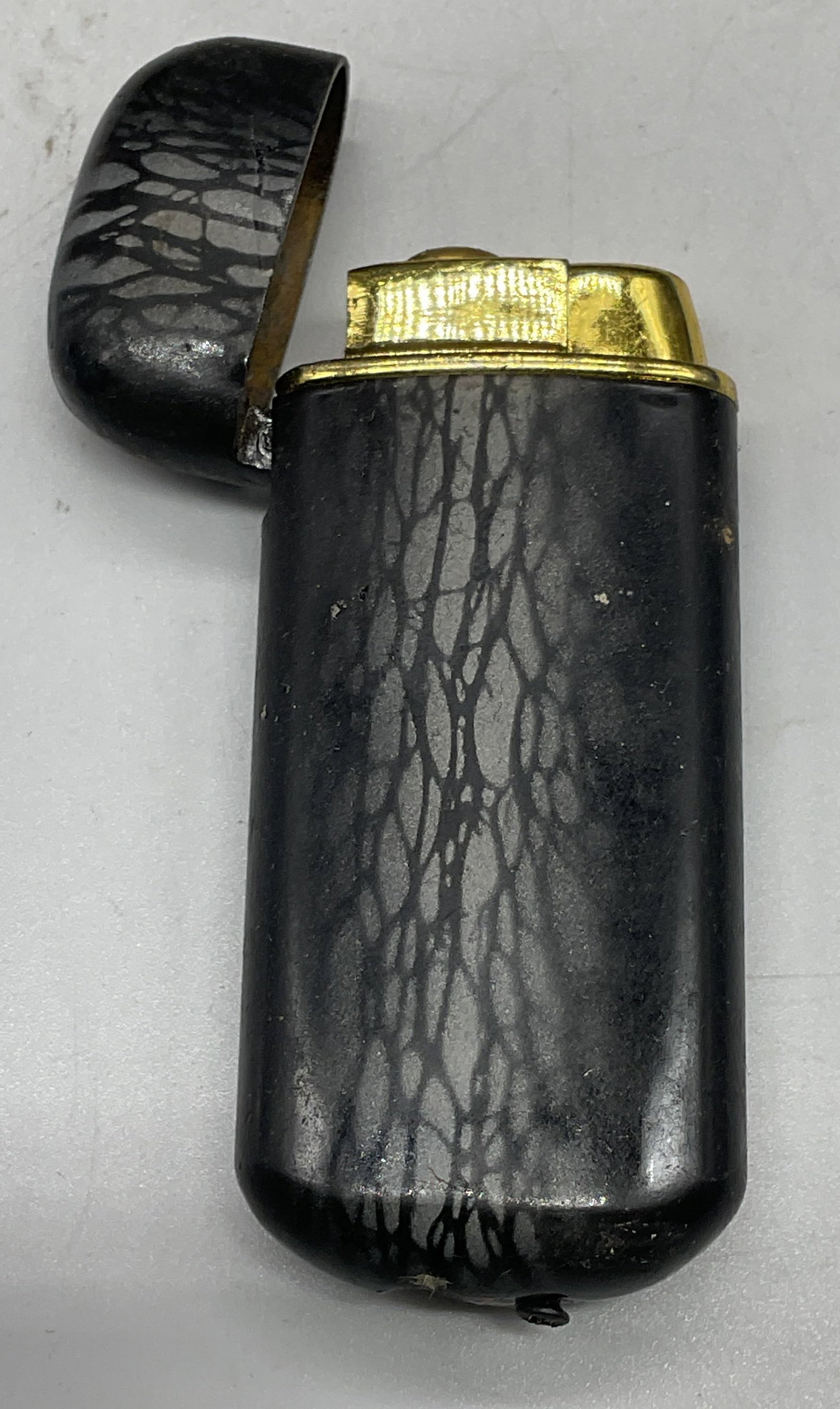 Vtg Gold Tone Black Abstract Pocket Lighter (1 of 6)