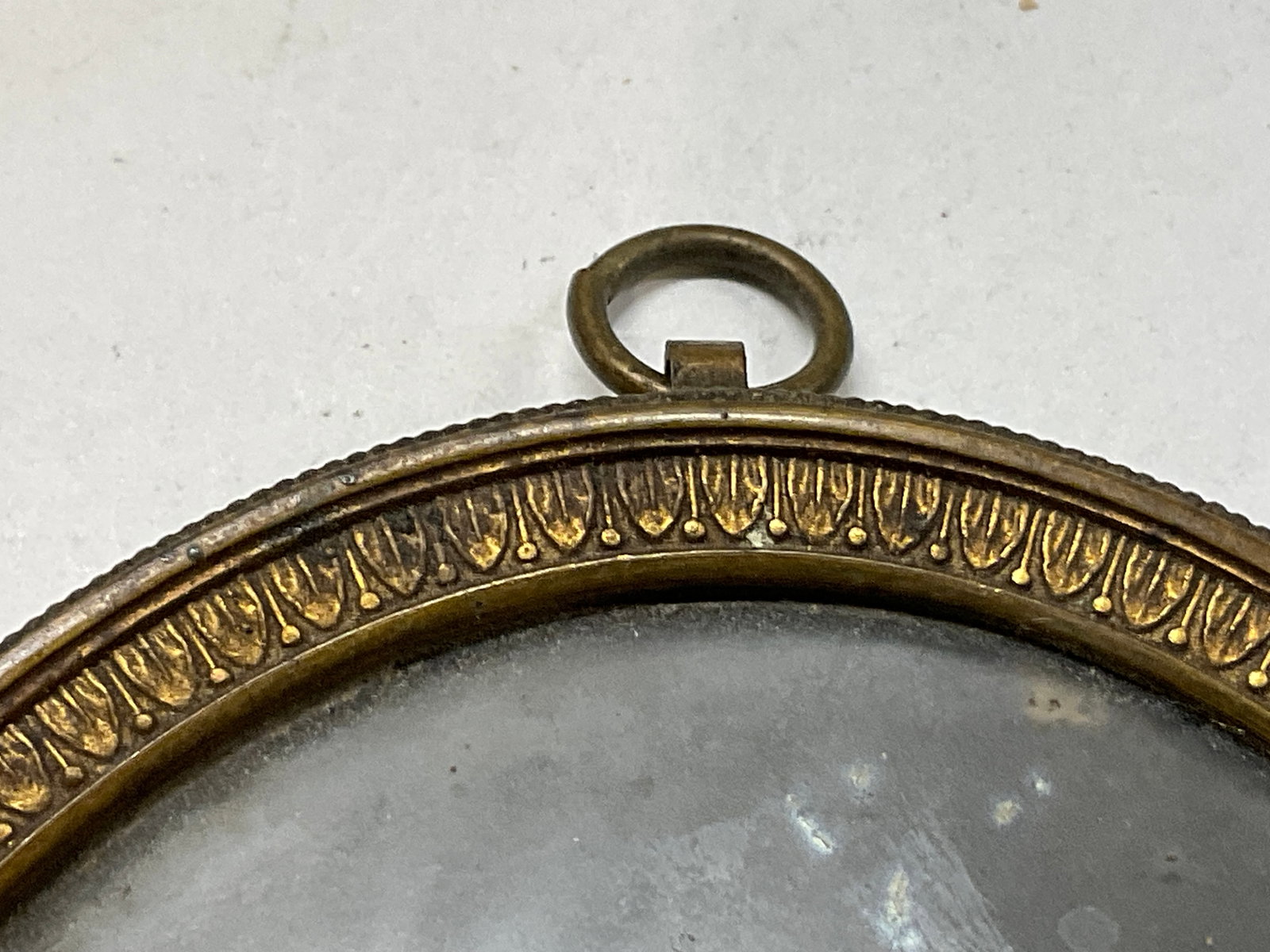 ANTQ Brass Oval Frame - 5