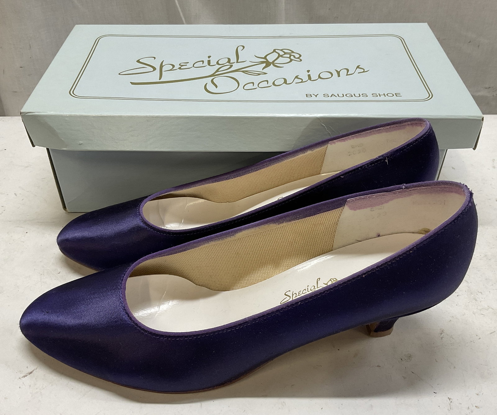 VTG Special Occasions by Saugus Shoe Satin Pumps (1 of 10)