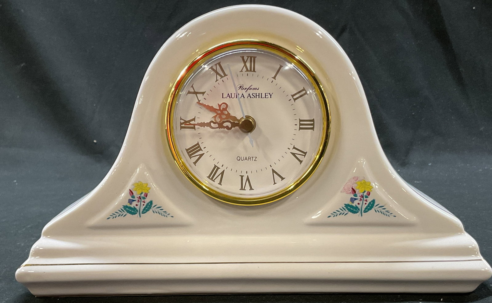 Laura Ashley Parfums Porcelain Mantle Clock (1 of 7)