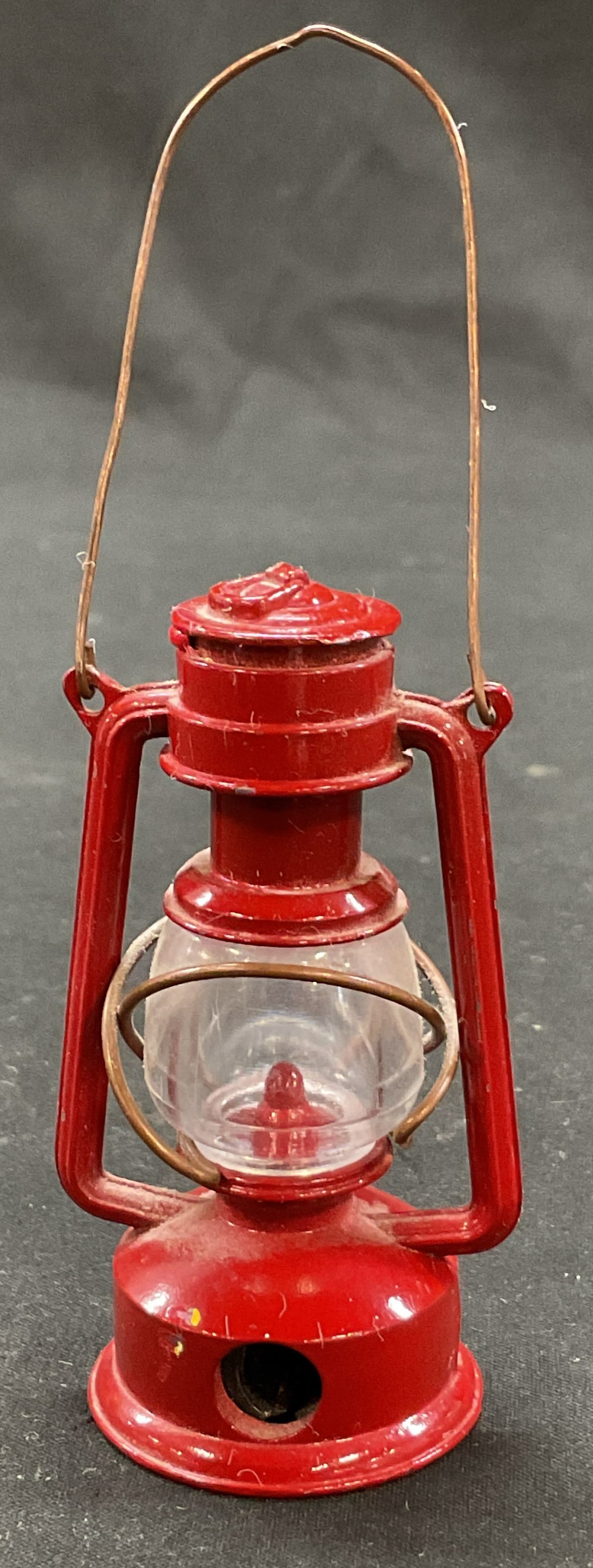 Vtg Die Cast Metal Lantern Pencil Sharpener (1 of 7)
