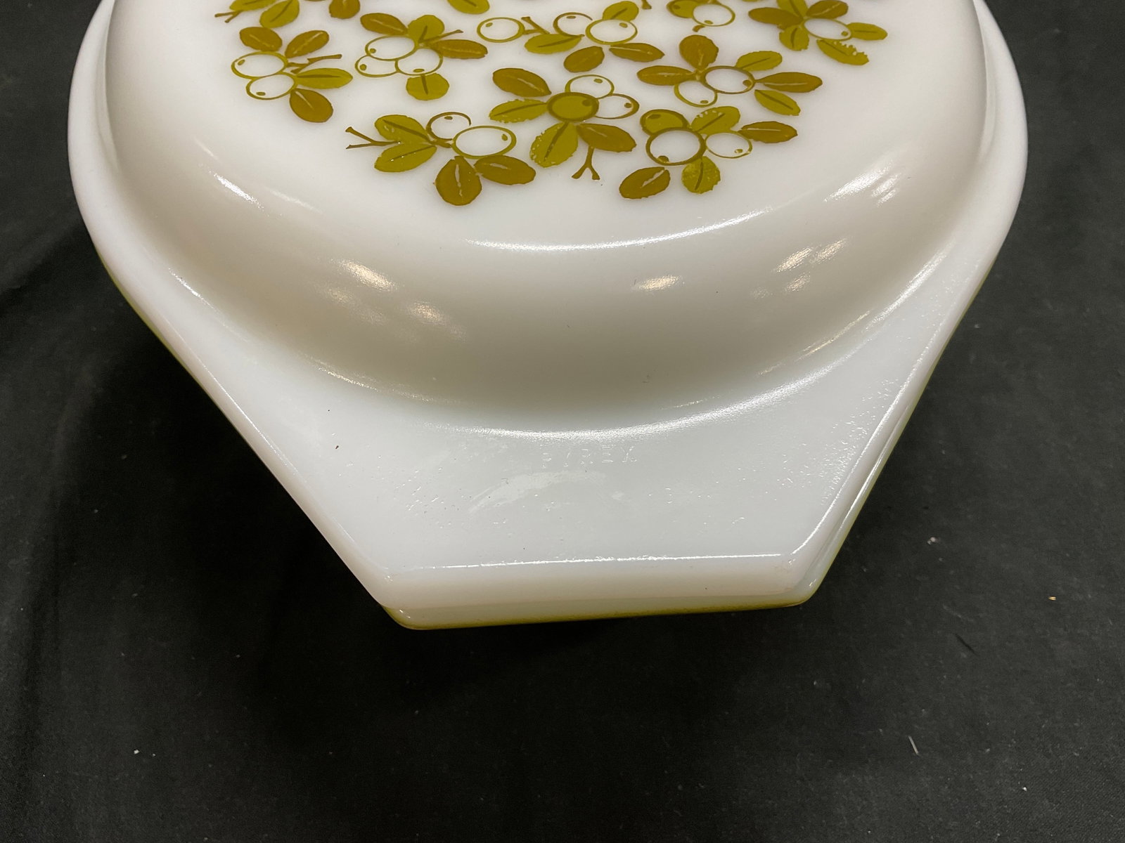 VINTAGE Pyrex Verde Pattern Oval Casserole Dish - 3