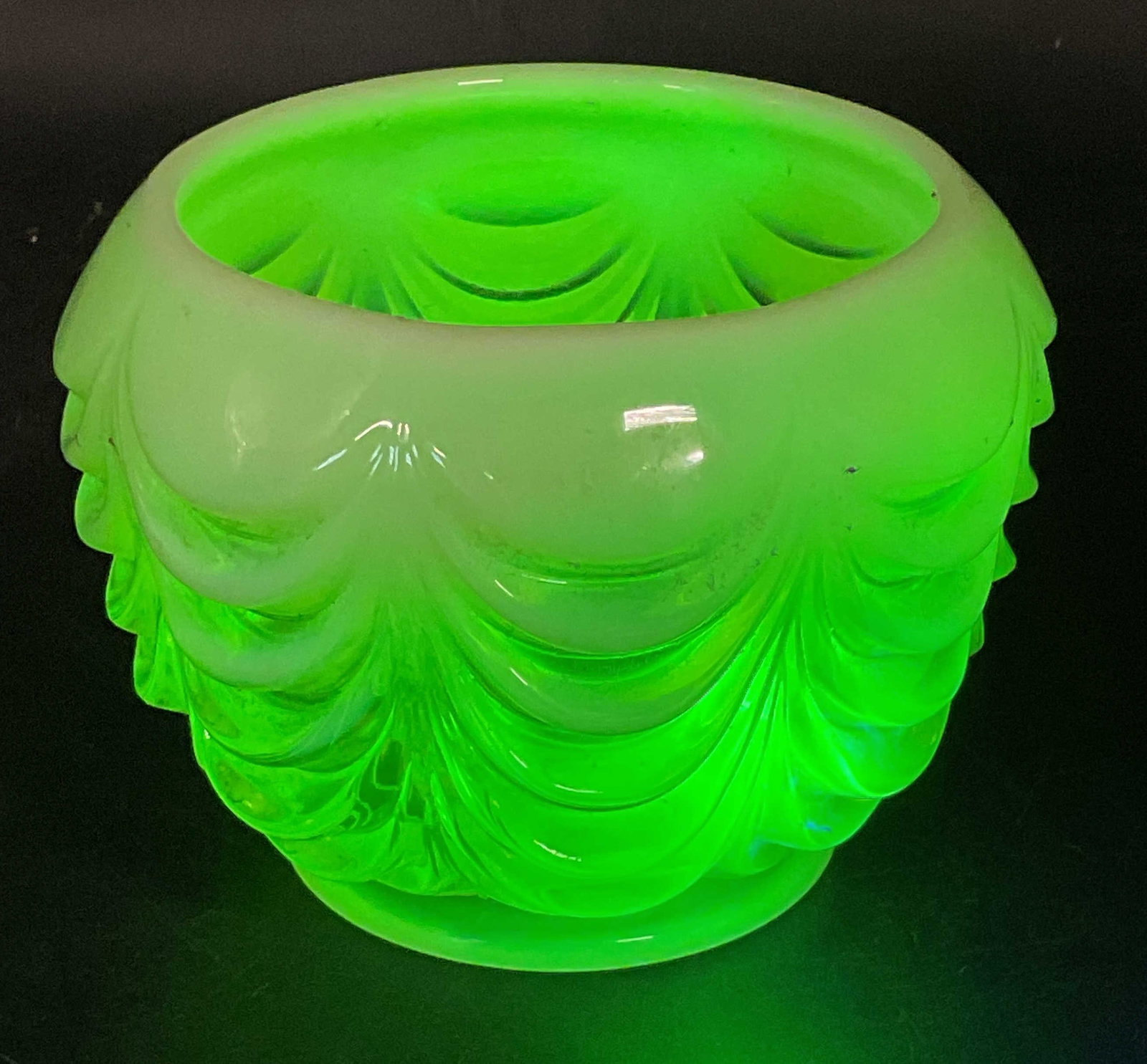 Vintage Opalescent Vaseline Glass Rose Bowl (1 of 6)
