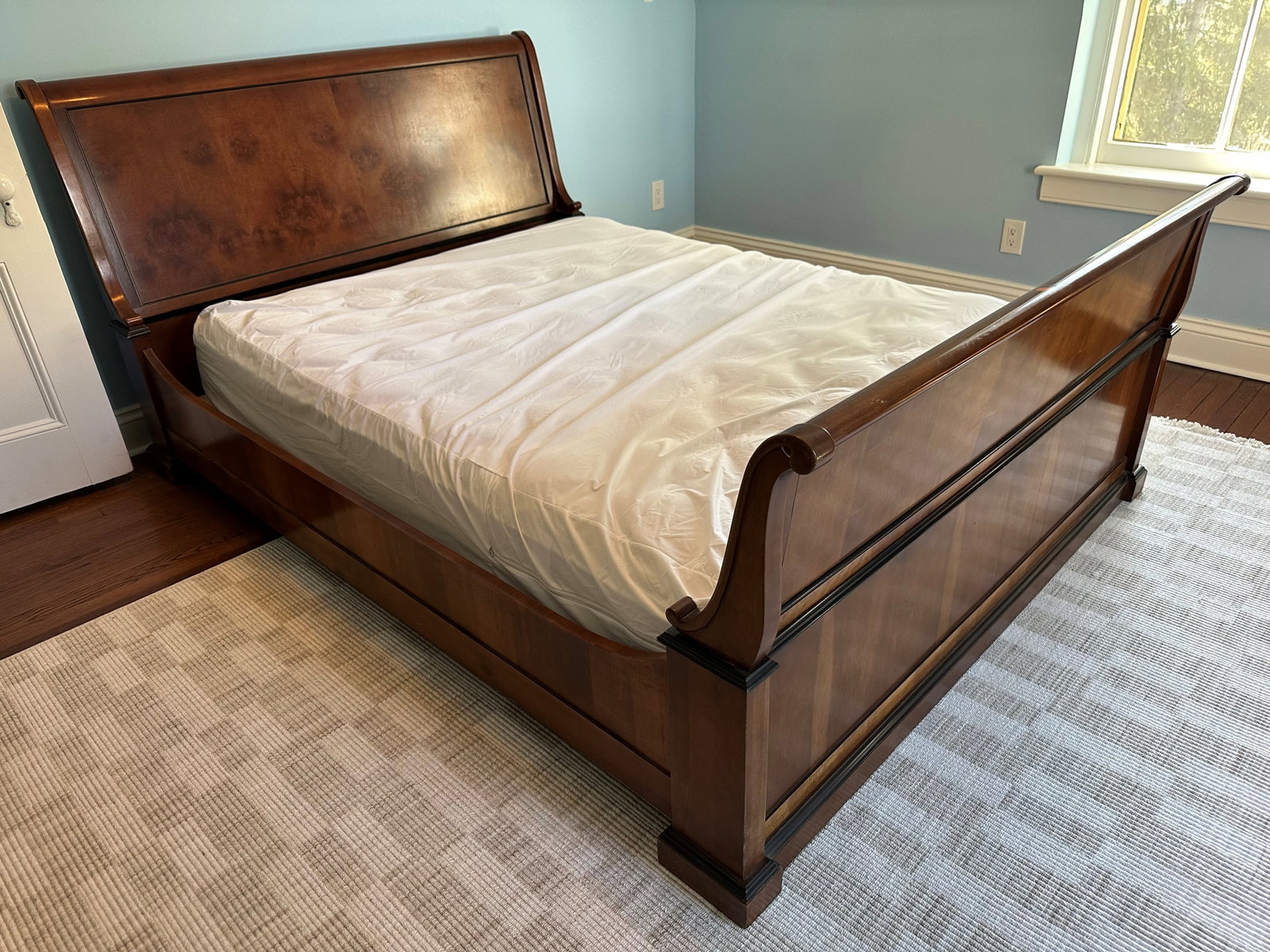 Antique wood mahogany sleigh bed (1 of 10)