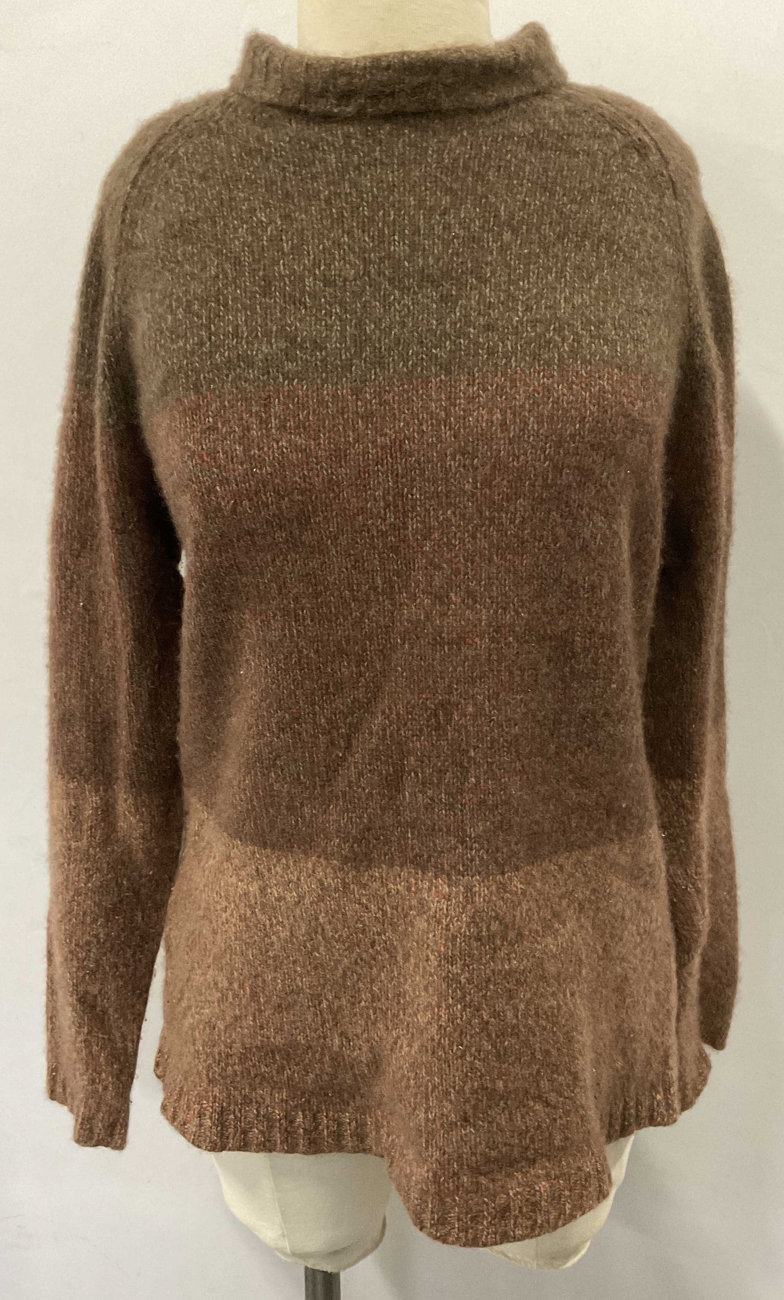 VTG TSE Heavyweight 100% Cashmere Sweater: Vintage TSE Heavyweight 100% Pure Cashmere Sweater. Multi-Toned Colorblock Design of Chocolate Brown, Camel Brown, and Rosy Brown. Condition Consistent with Exposure. Size Medium. Vintage Sweaters,