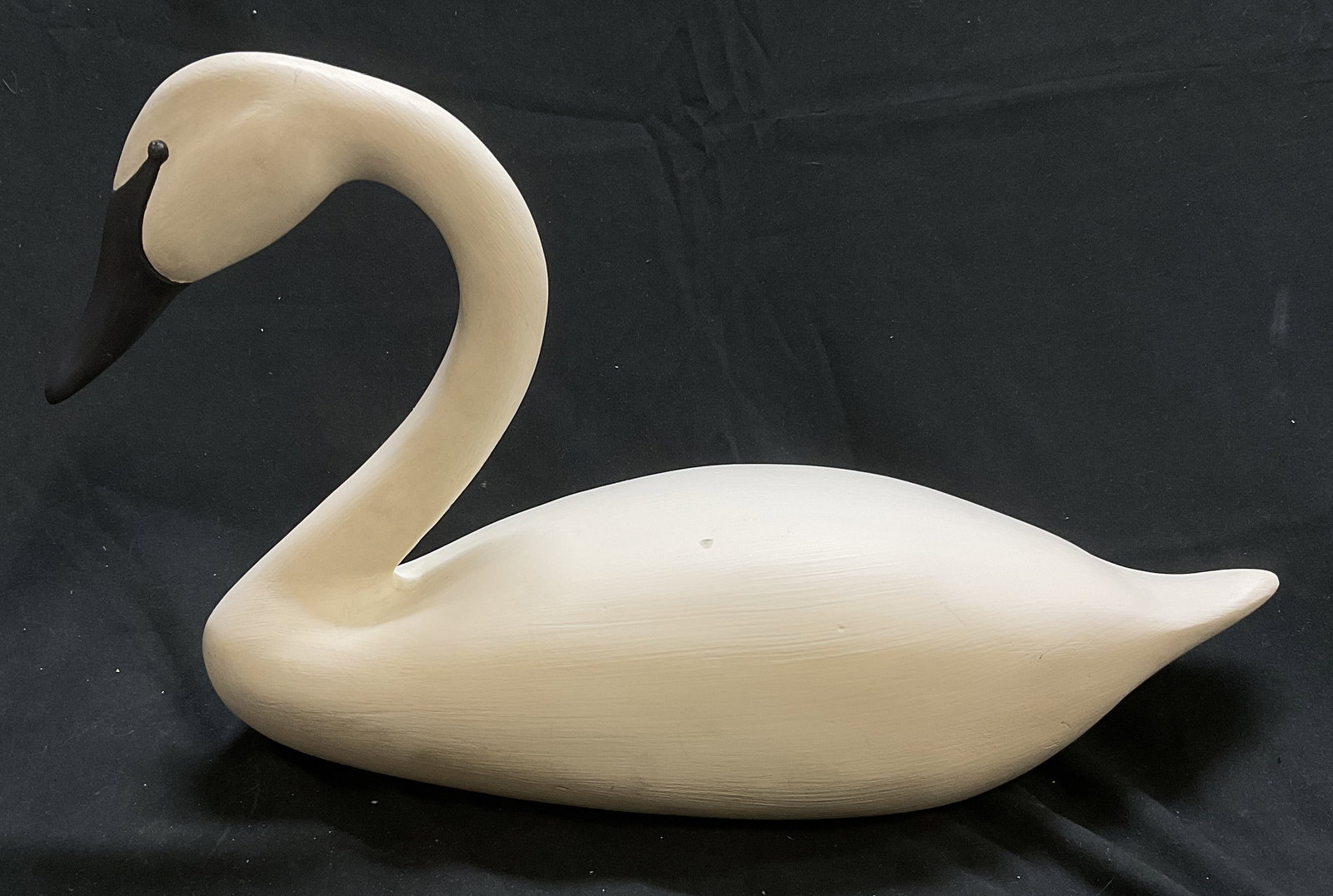 SGND 1988 Arts Americana Painted Wooden Swan (1 of 8)