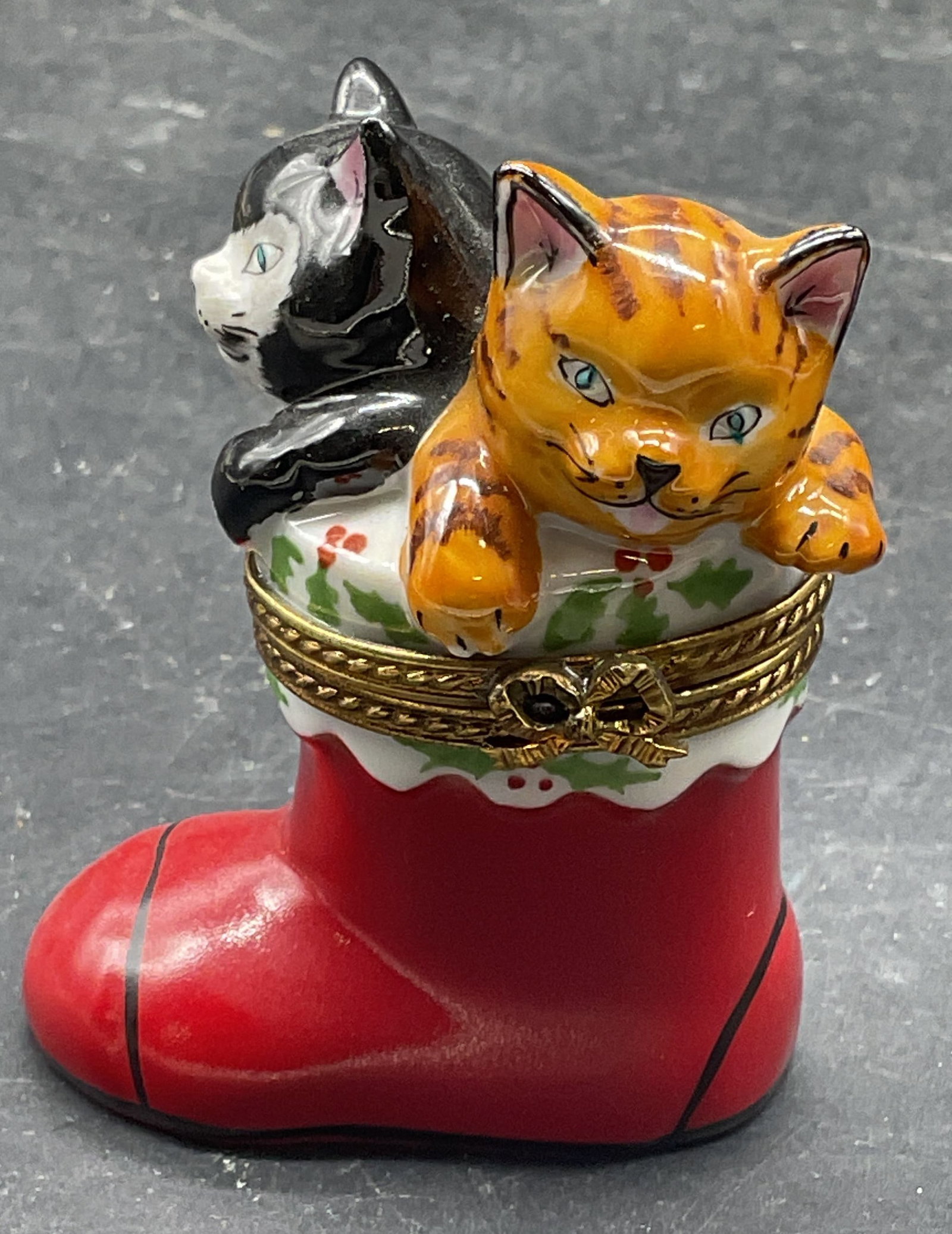 Chamart Limoges Porc Cats Stocking Trinket Box (1 of 6)