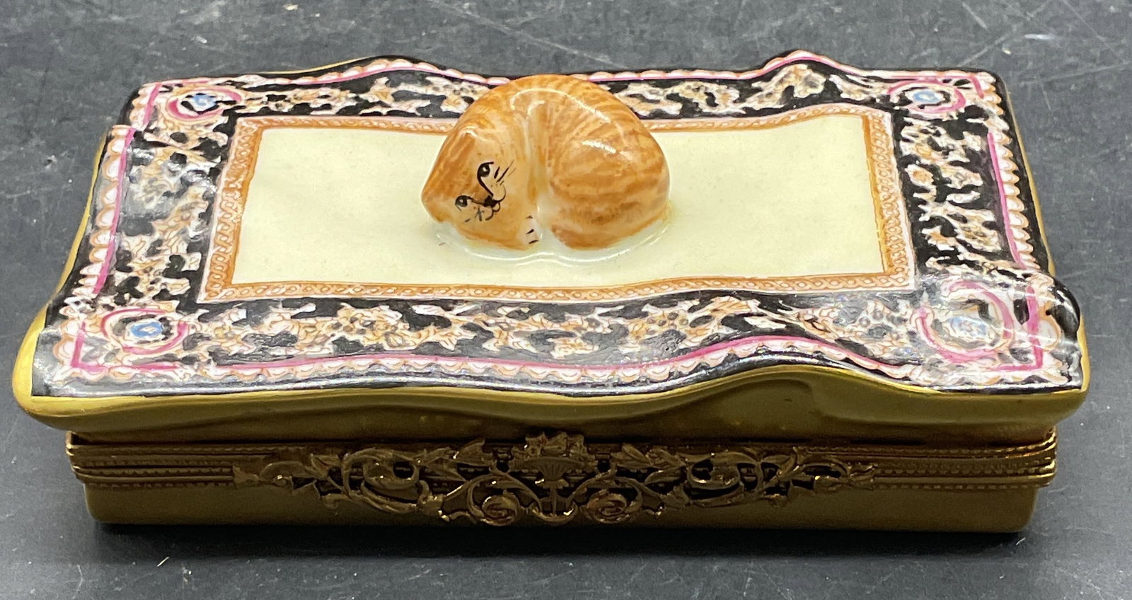 Claude Carpenet Limoges Porc Cat Trinket Box Ltd (1 of 6)