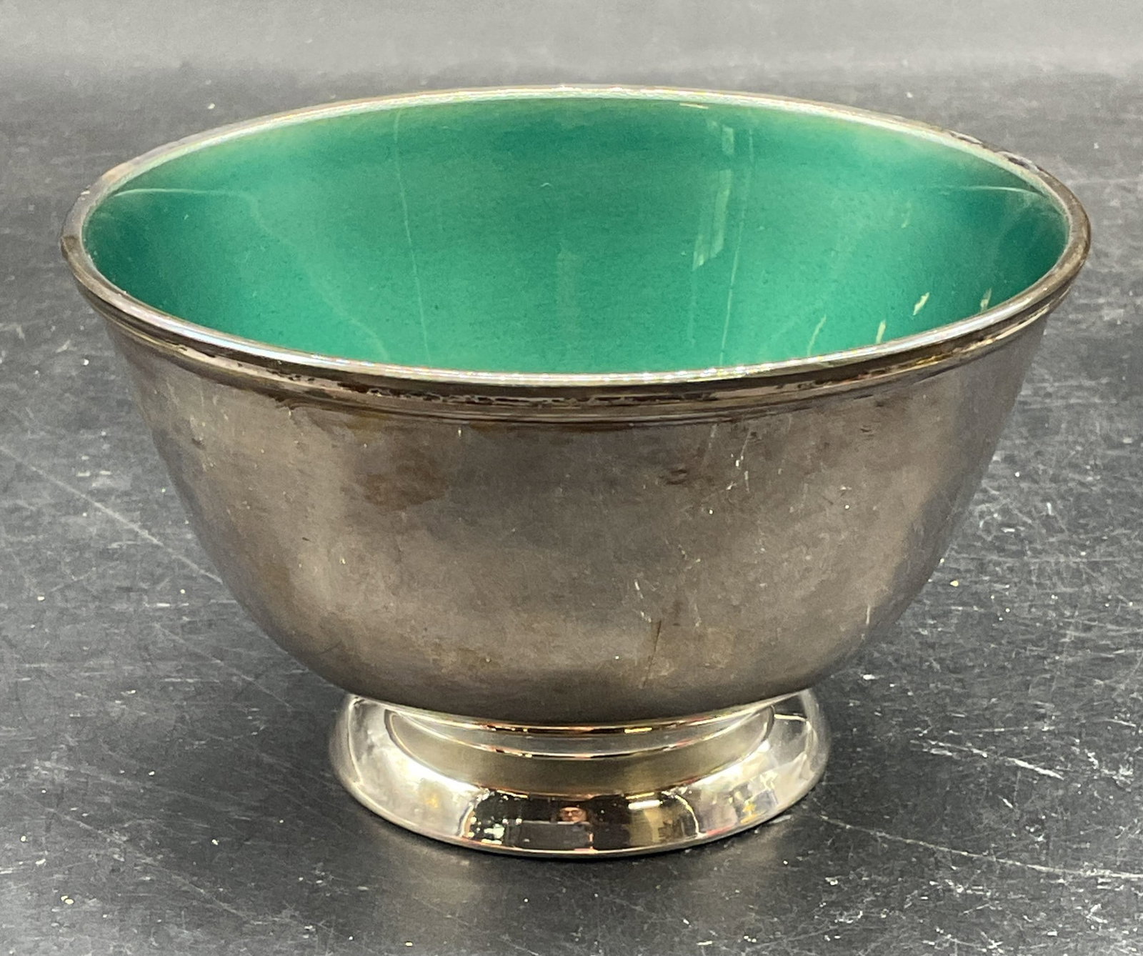 TOWLE Silver Plated Green Enamel Footed Bowl: Vintage Towle silver plated bowl with tree; enamel interior. Paul Revere style profile. Measures approx. 5.25 x 3 inches. Some scratching. TOWLE bowl, silver plated bowl, enamel bowl, home decor,