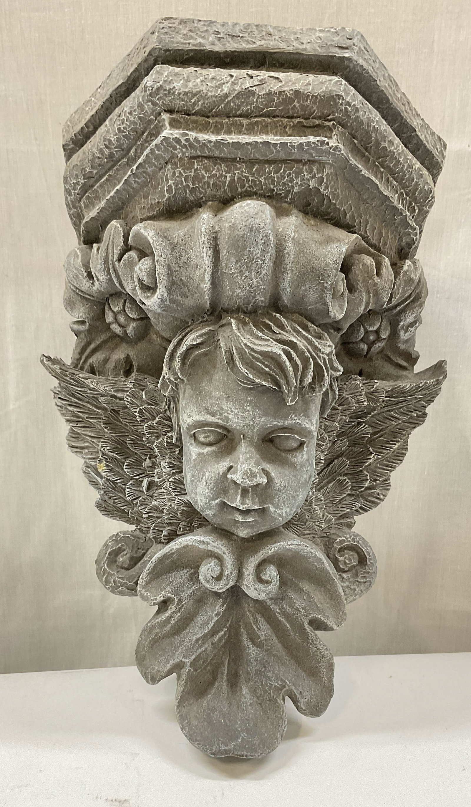 Oxford Elite 2000 Cherub Wall Corbel Shelf (1 of 7)