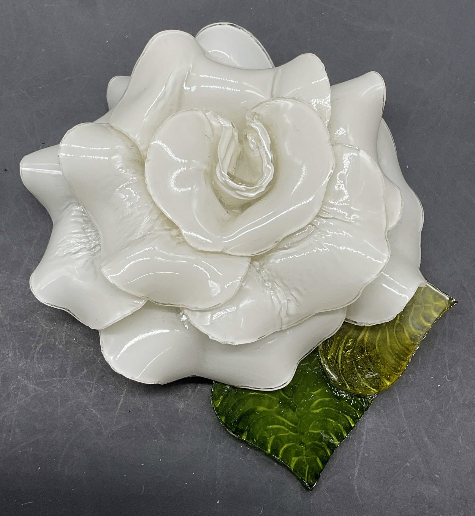 Vtg Fabrice Paris White Flower Brooch 3.5 In: Vintage Fabrice Paris handmade resin flower brooch in white. Made in France. Measures approx. 3.5 inches wide. Includes dust bag. Some scratching. Jewelry, estate jewelry, costume jewelry, cocktail