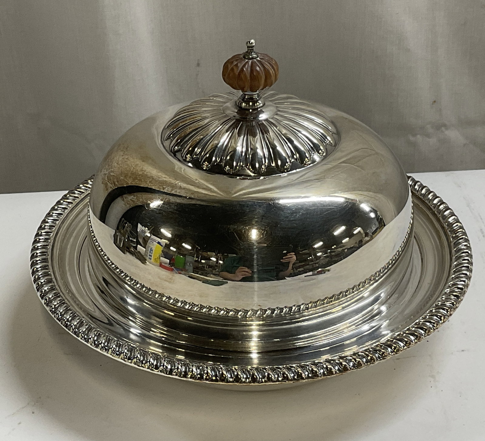 VTG Birks Regency Plate Slvr-Pltd Serving Dish: Vintage Birks Regency Plate Silver-Plated Covered Serving Dish. Scratching and Tarnishing Present. Measures app 6.5in H x 8.5in Diam. Vintage, Birks, Regency Plate, Silver-Plate, Serving Dish, Dining 