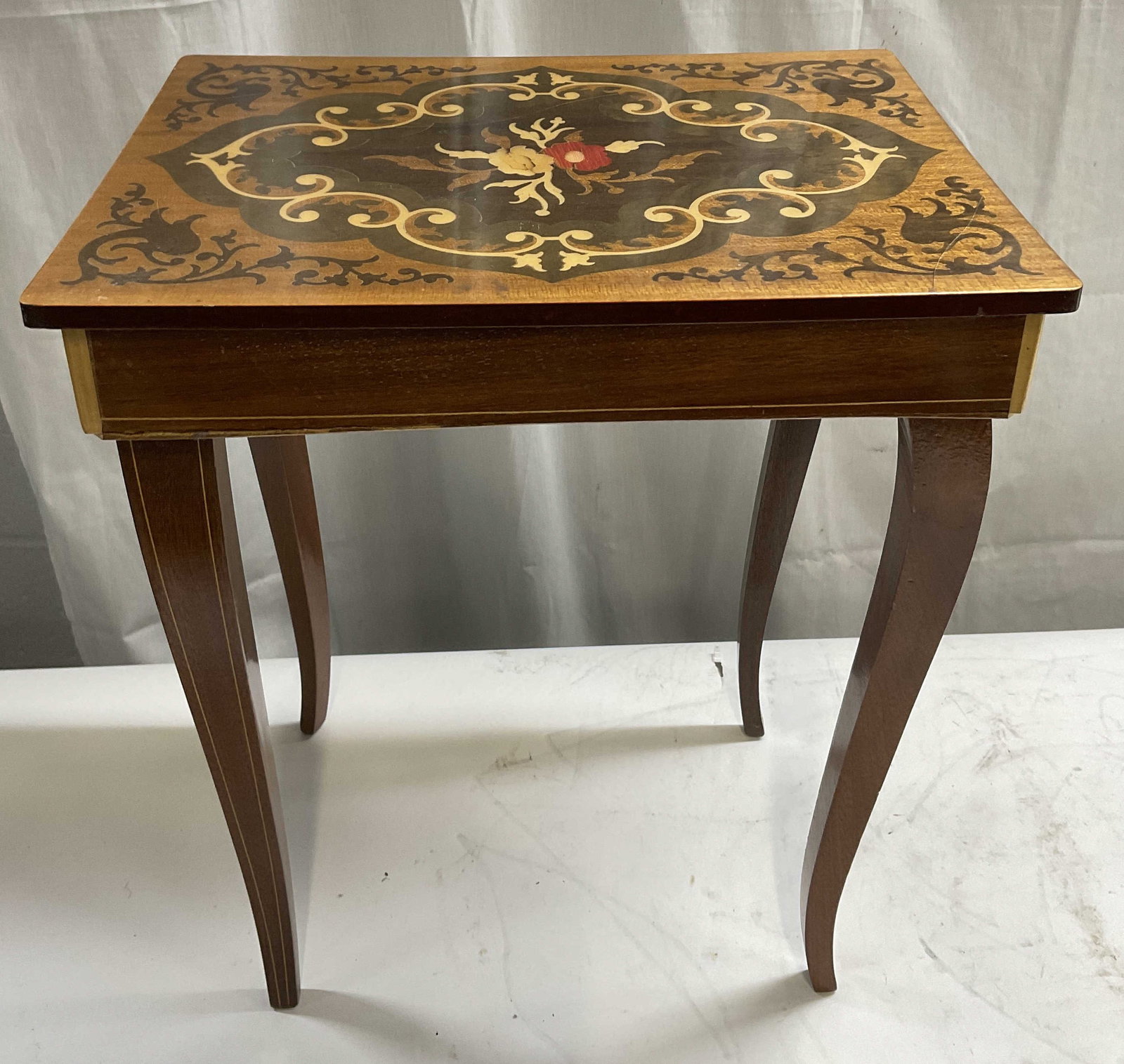 VTG ITALIAN Marquetry Music Box Side Table (1 of 9)