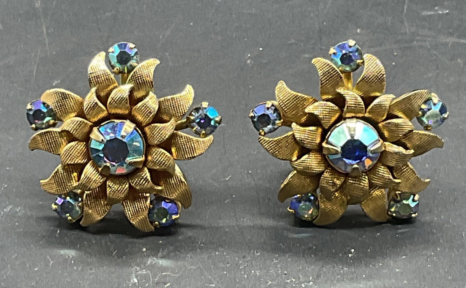 Vintage Gold Tone Blue Crystal Flower Earrings (1 of 6)