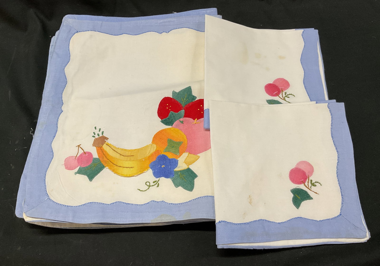 Lot 8 Vtg White Embroidered Fruit Table Linens (1 of 7)