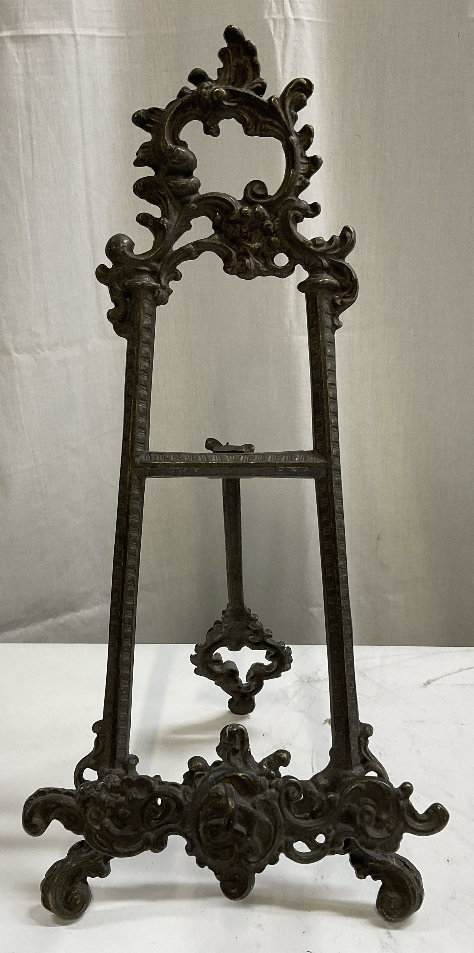 VINTAGE Victorian-Style Brass Easel (1 of 10)
