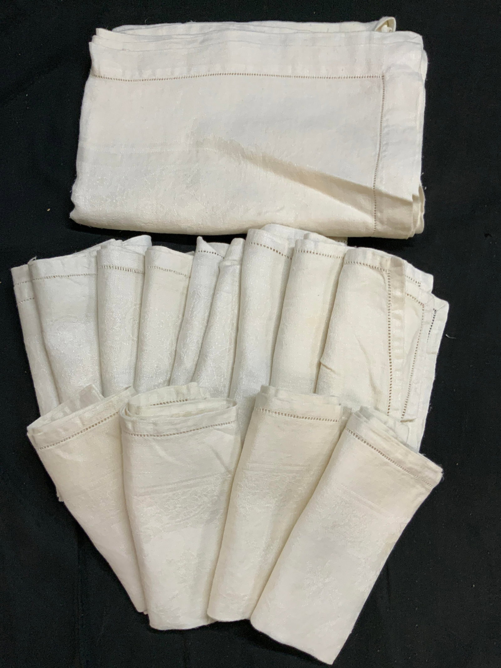 Vintage embroidered linen Table Cloth 14 Napkin (1 of 8)
