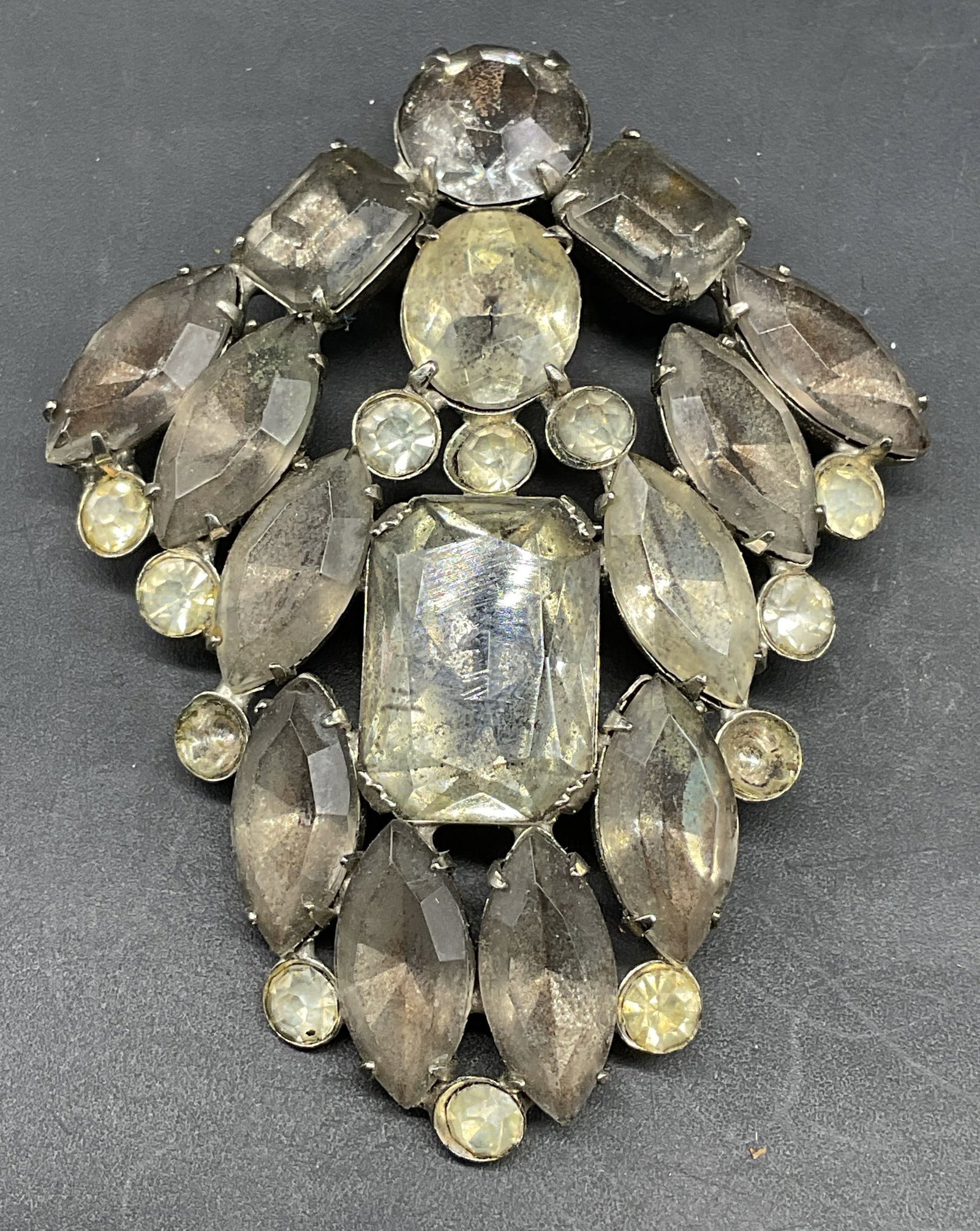 Vintage Art Deco Style Crystal Brooch: Vintage art deco style crystal brooch. Measures approx. 2.5 x 1.75 inches. Some scratching. Jewelry, estate jewelry, costume jewelry, cocktail jewelry, fashion jewelry, accessories, fashion