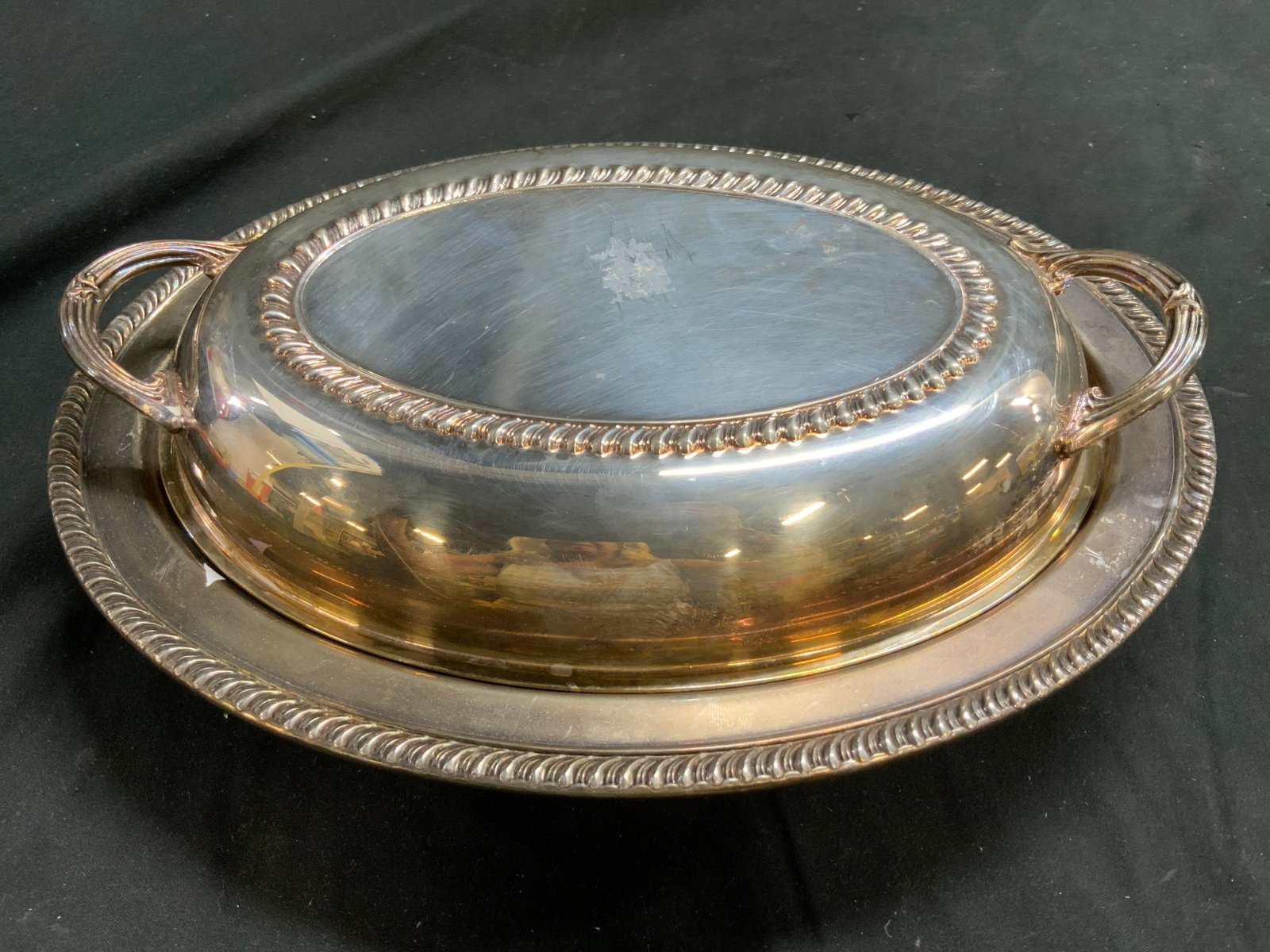 Apollo Silver Plate Lidded Serving bowl (1 of 8)
