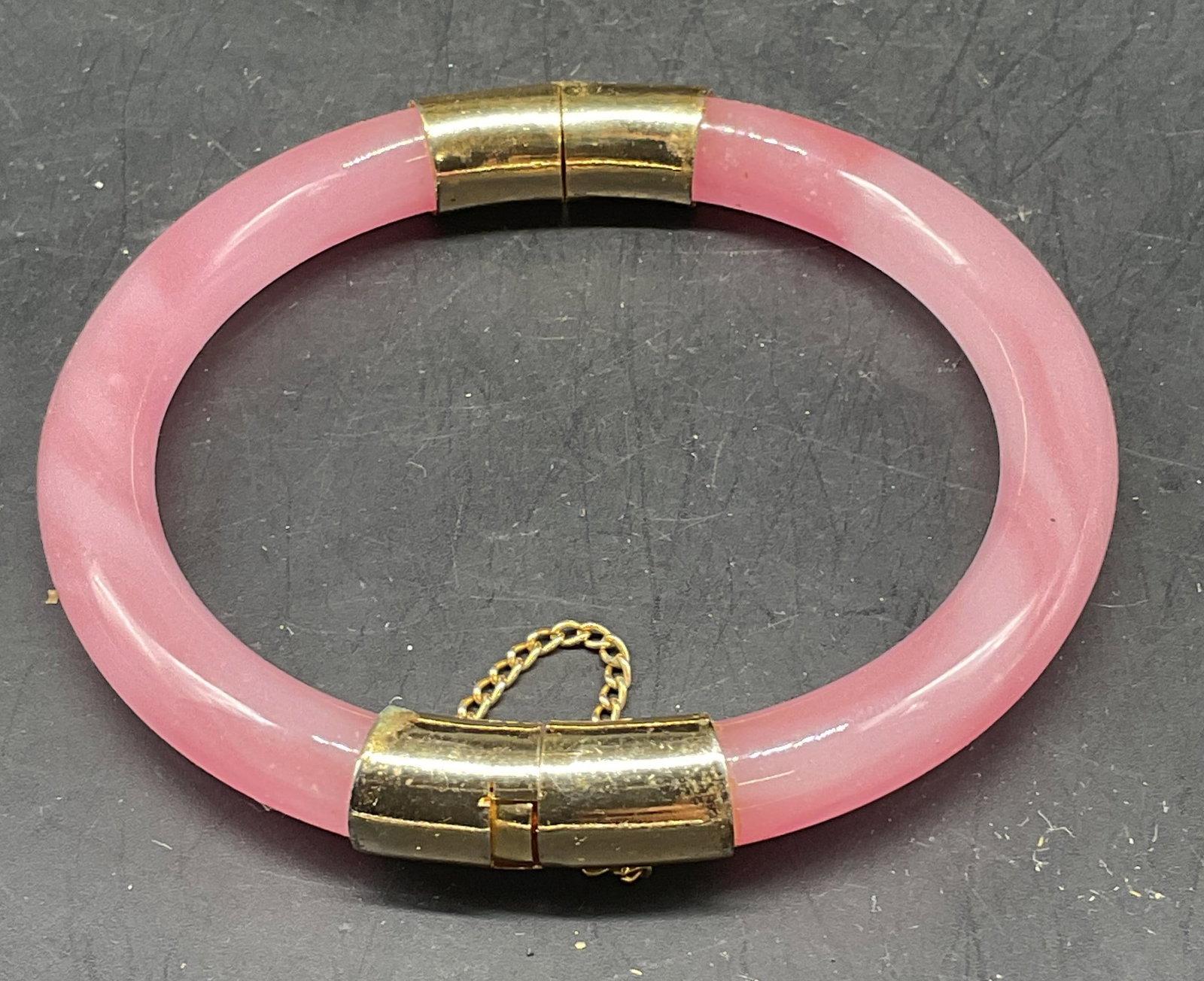 Vintage Gold Tone Pink Lucite Bangle Bracelet (1 of 6)