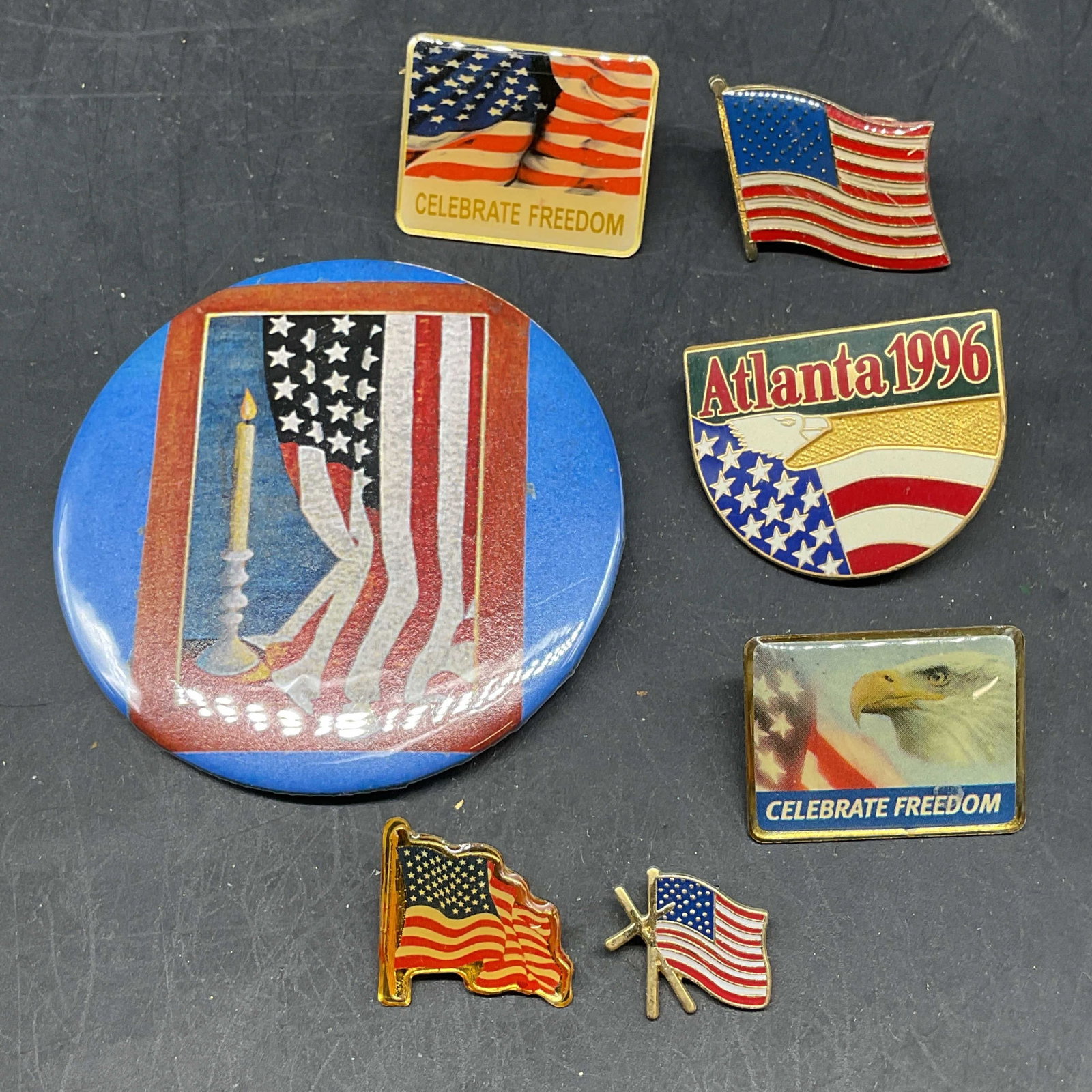 Lot 7 Vintage American Flag Pins (1 of 6)