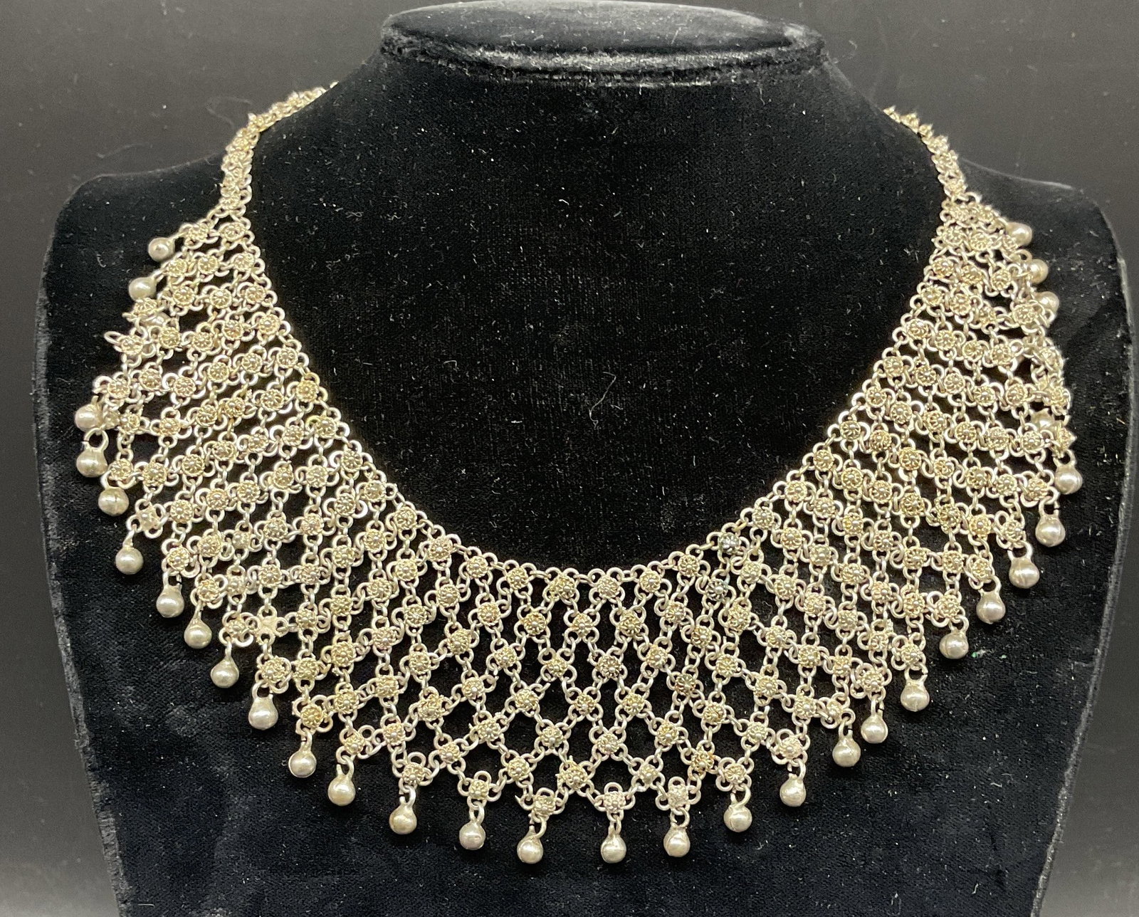 Vintage Silver Tone Mesh Bib Necklace (1 of 6)