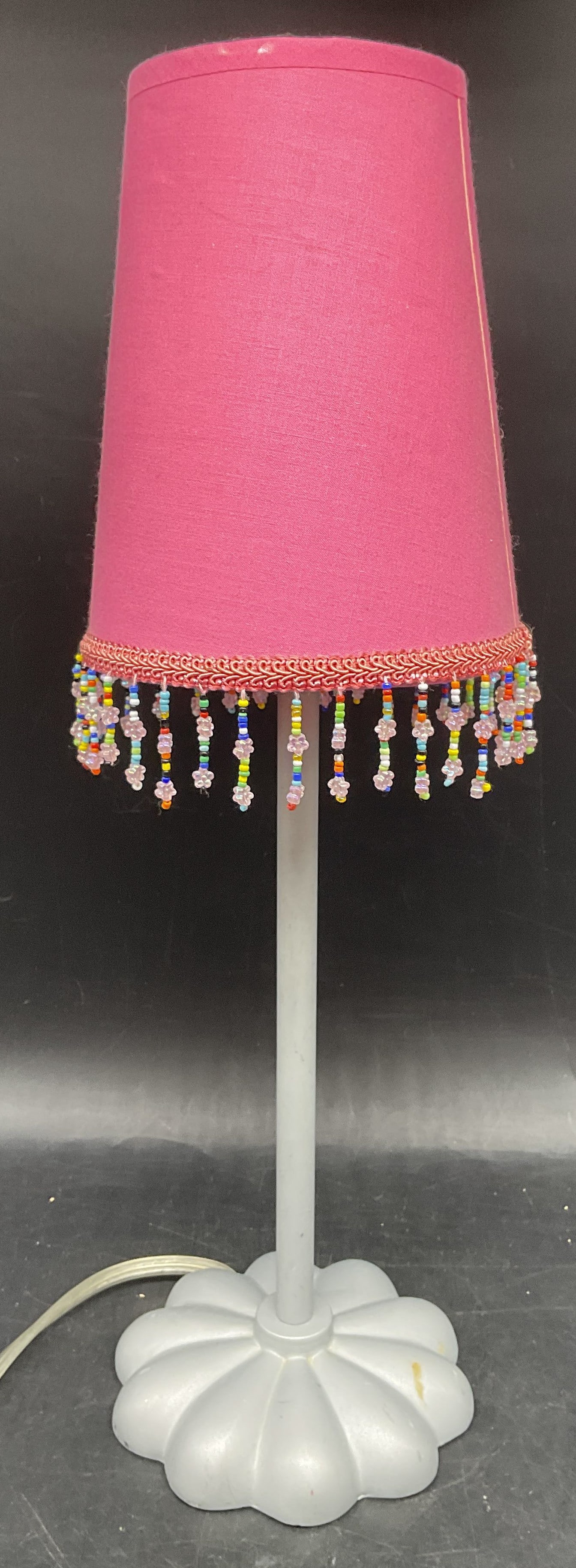 Silver Tone Pink Beaded Shade Table Lamp (1 of 6)
