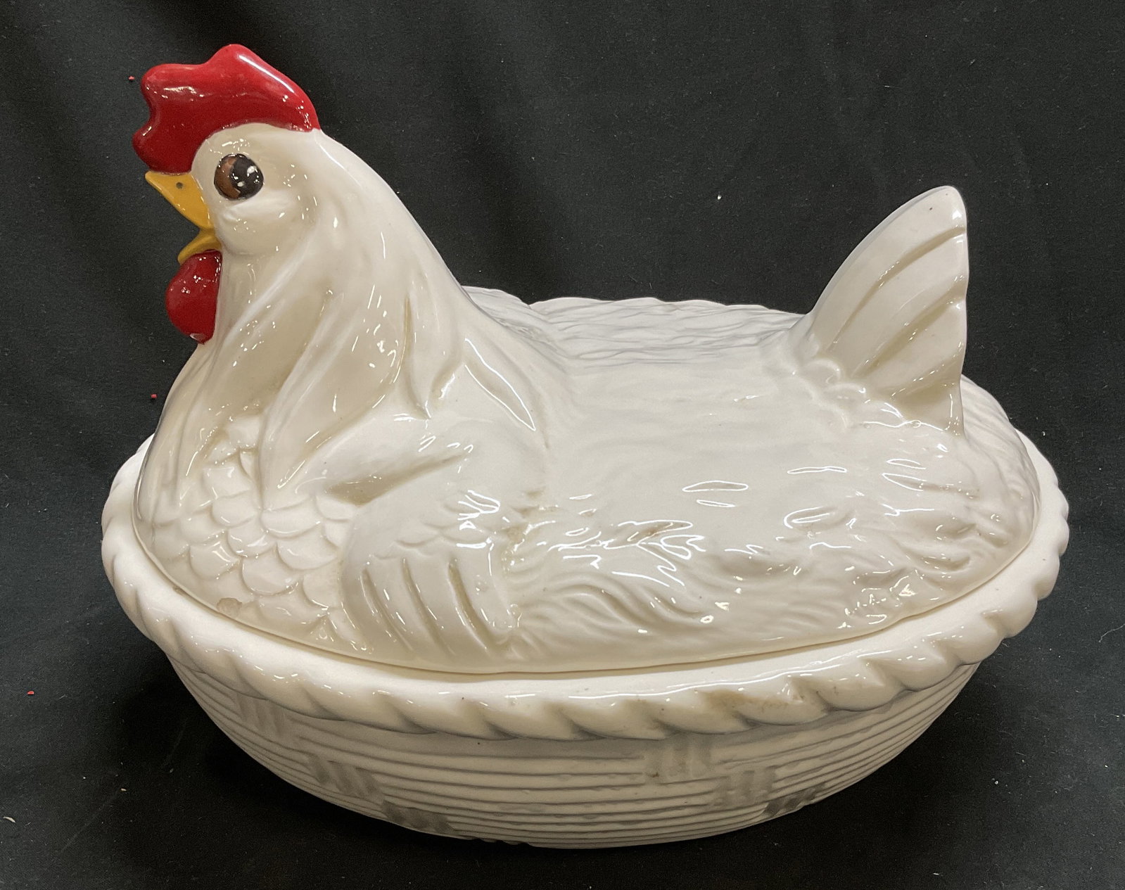 VTG Albertas Molds Inc Ceramic Hen Casserole Dish (1 of 10)