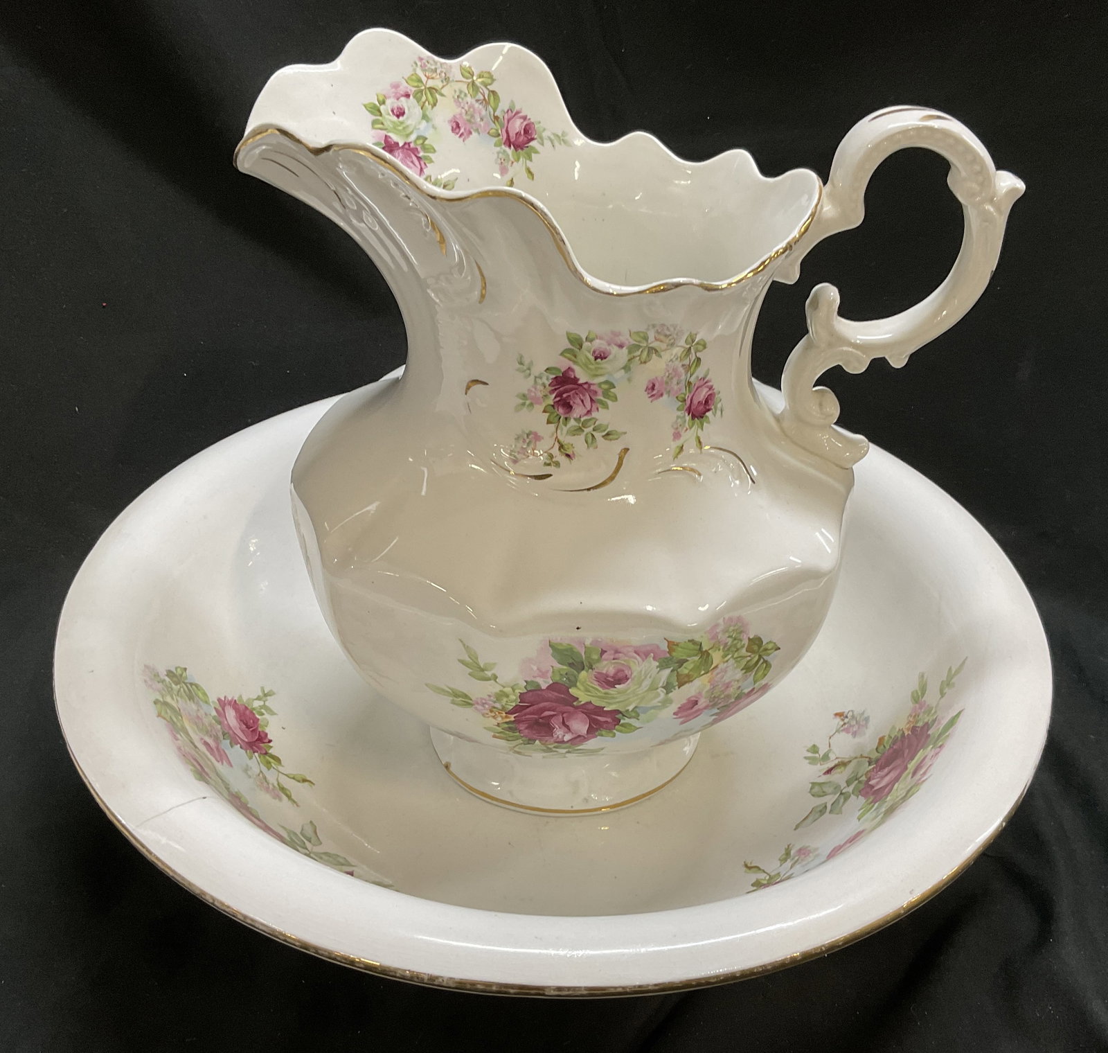 St2 ANTQ U.S. Pottery Company Wash Basin&Pitcher (1 of 11)