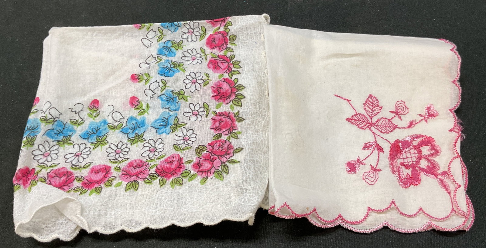 Lot 2 Vtg White Floral Linen Napkins (1 of 7)