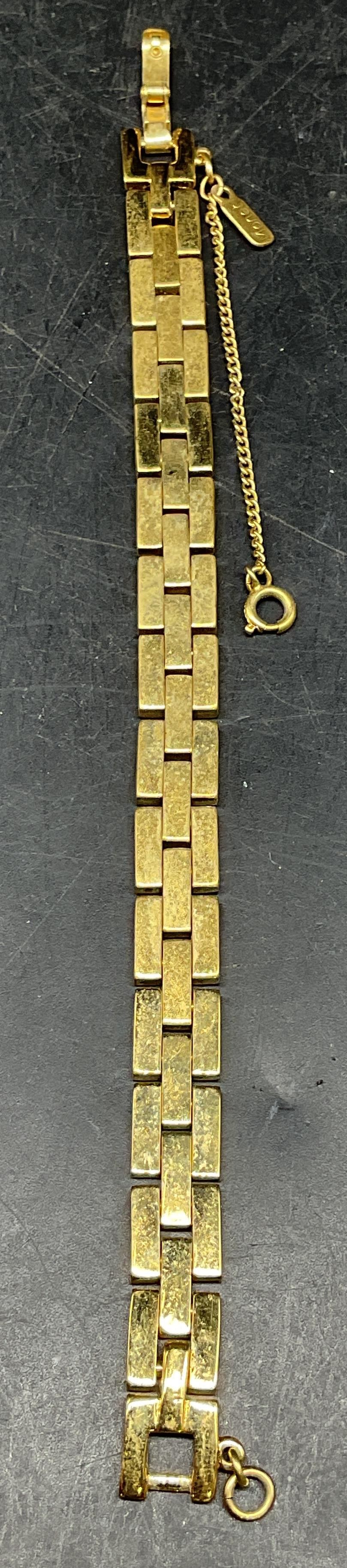 Vintage Monet Gold Tone Chain Link Bracelet (1 of 6)