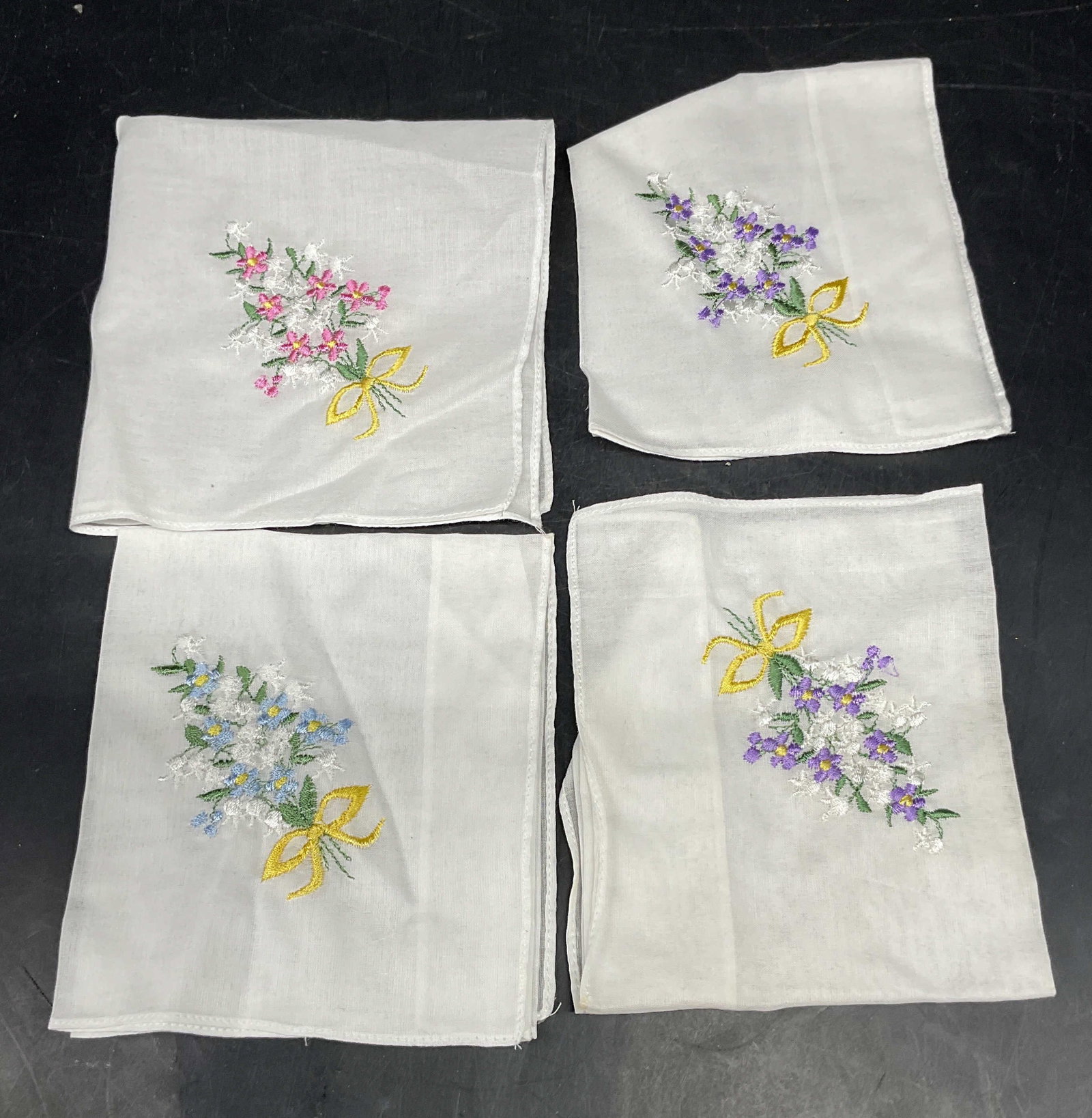 Lot 4 Floral Embroidered Cotton Handkerchiefs (1 of 7)