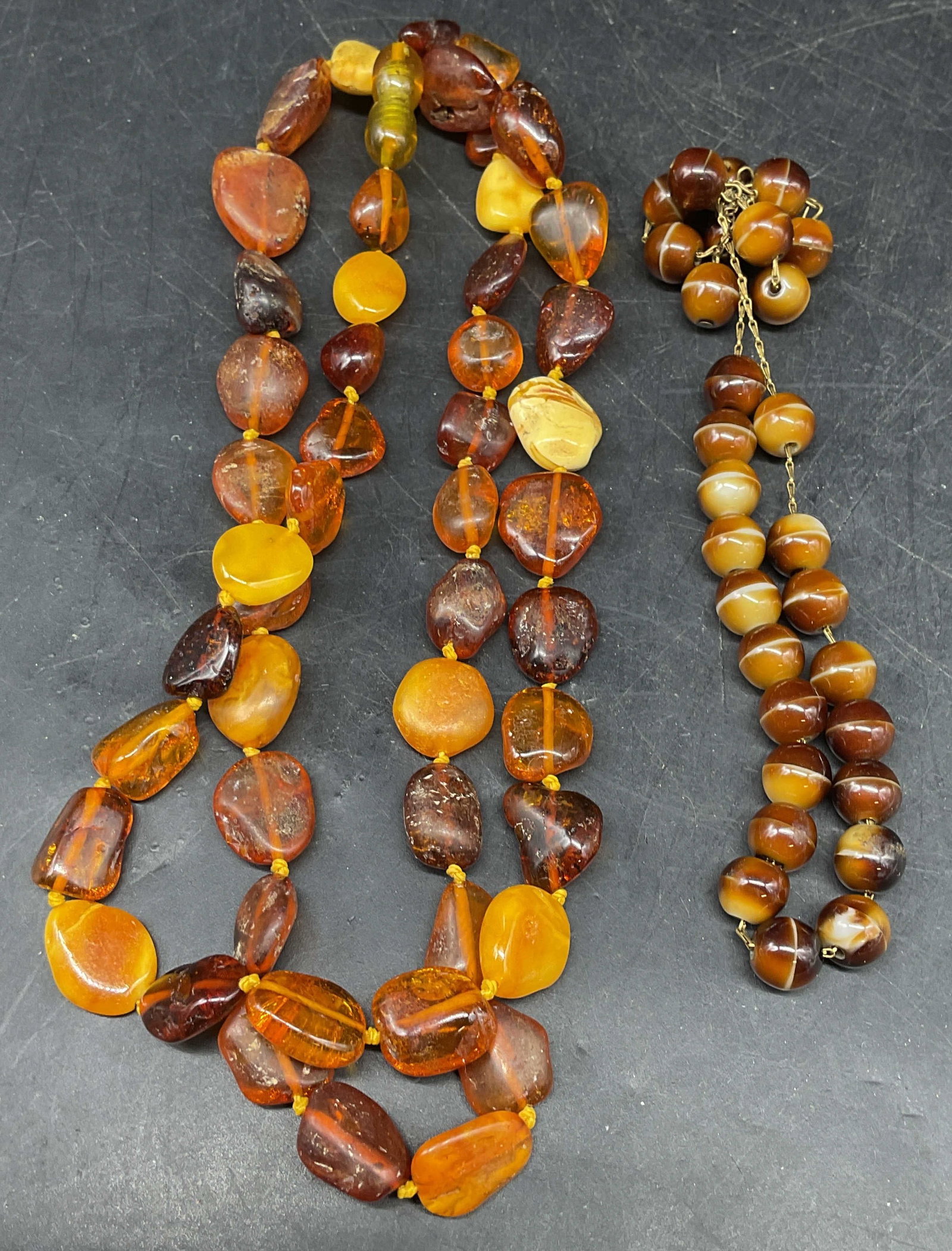 Lot 2 Amber Beaded Necklace & Glass Necklace (1 of 6)