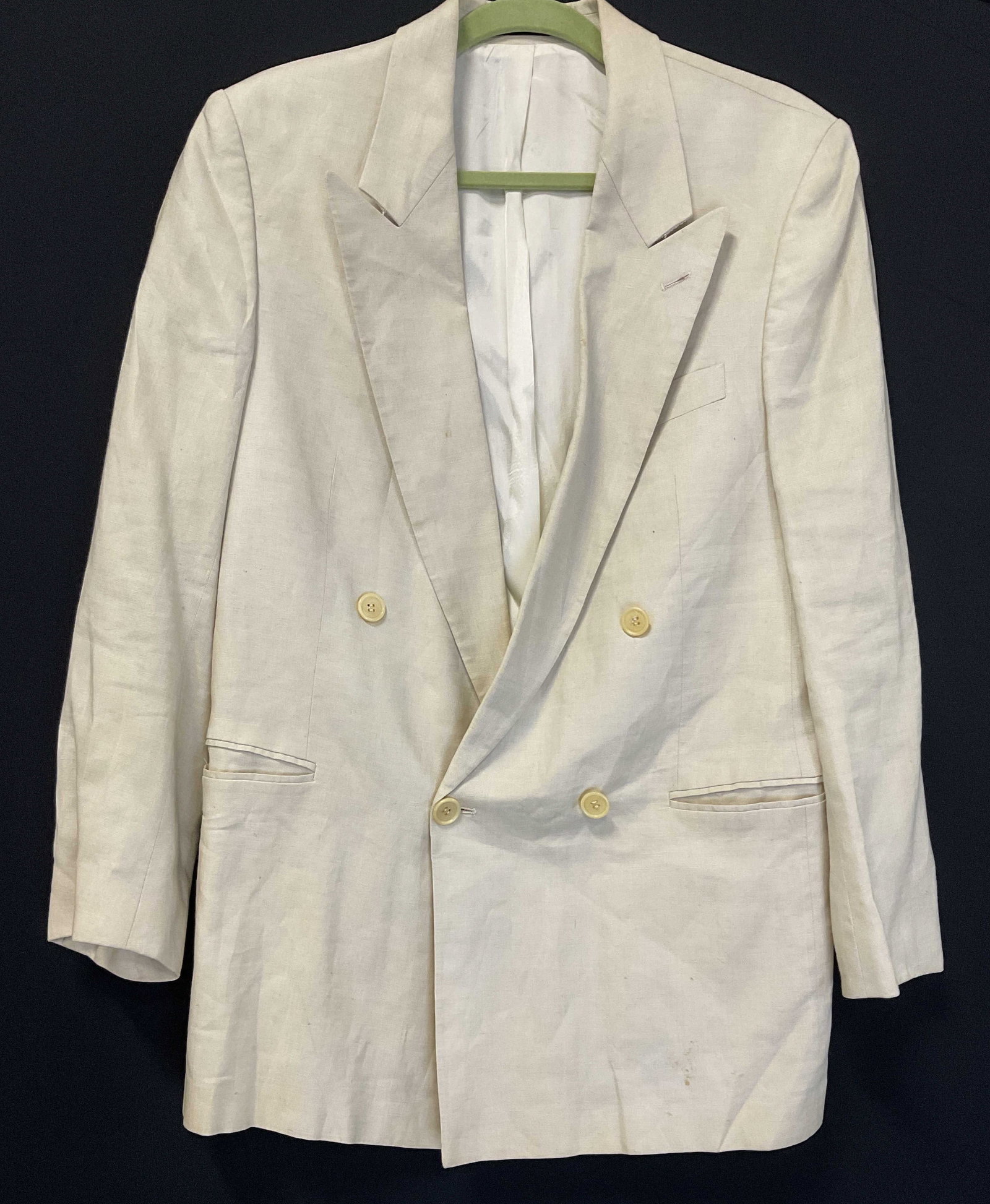 100% Italian Linen Lanzetti Ormezzano Blazer ITALY: 100% Italian Linen Lanzetti Beige Blazer. Supplied by Ormezzano. Made in Italy. Some Staining. Measures app 21.5in Chest. Italian Linen, Lanzetti, Beige, Blazers, Ormezzano, Italy, Italian Fashion,