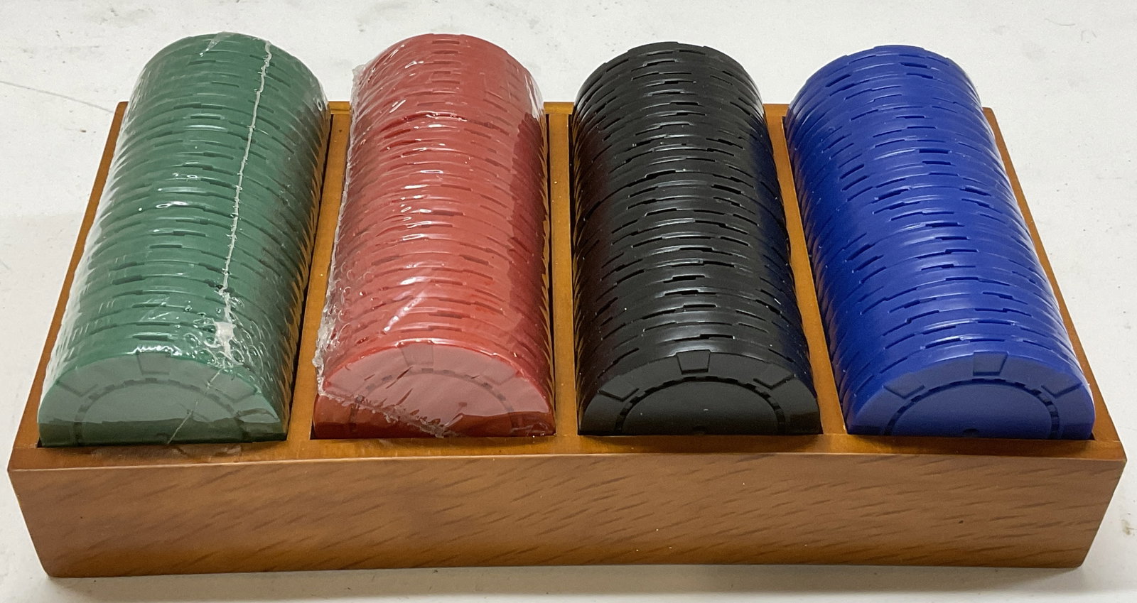 Poker Chip Set in Divided Wooden Holder (1 of 7)