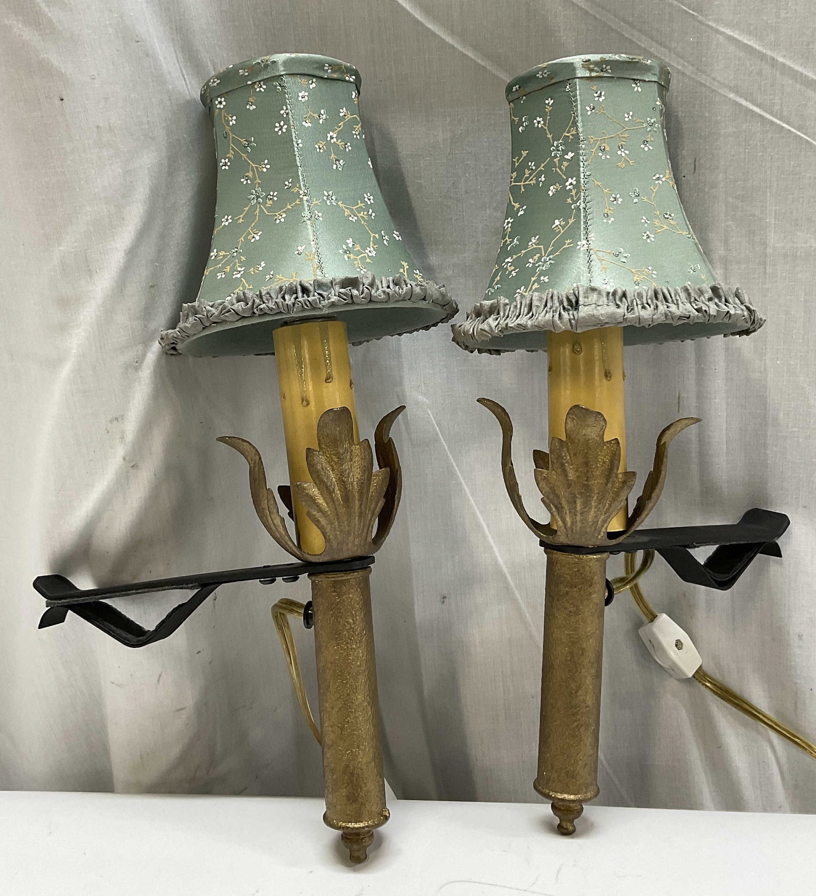 Pair VTG Hollywood Regency Style Wall Sconces (1 of 9)