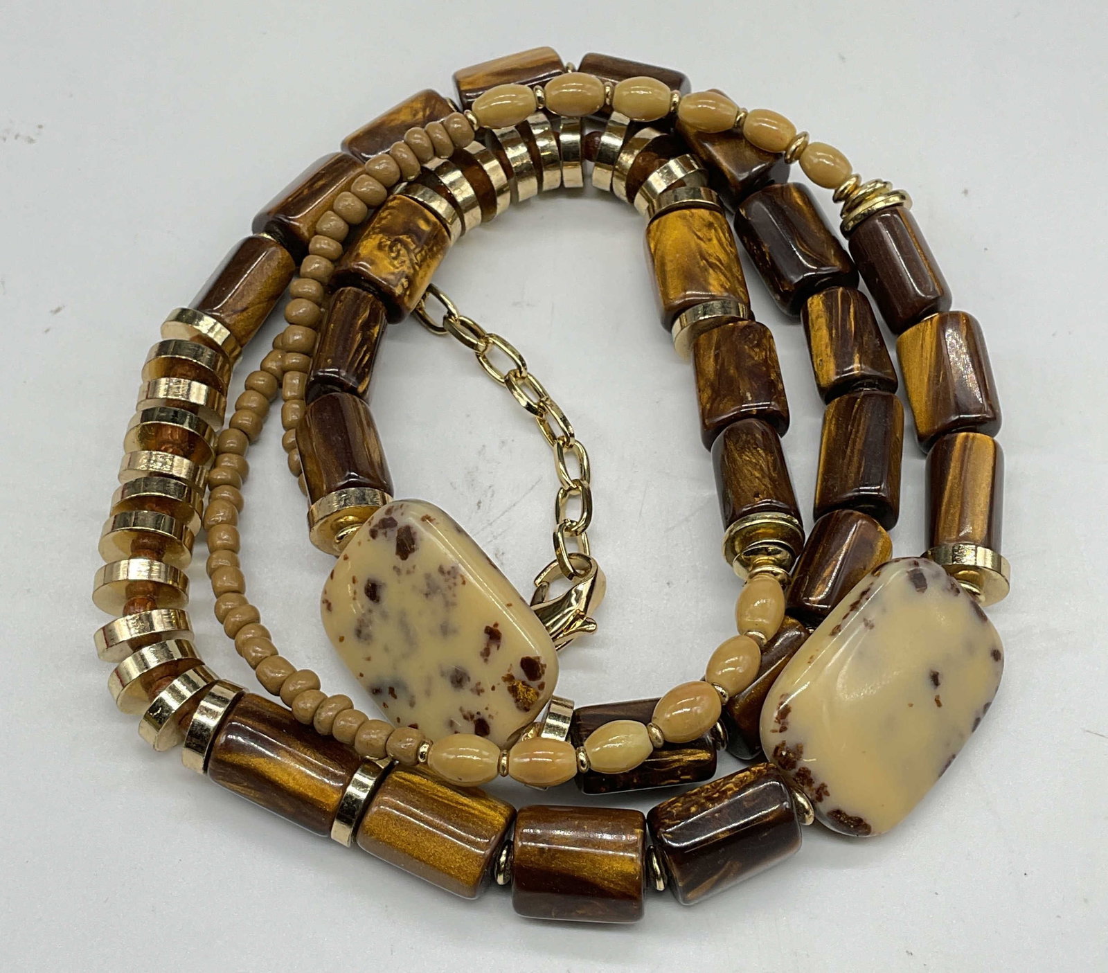 Vintage Gold Tone Lucite Faux Stone Necklace (1 of 7)