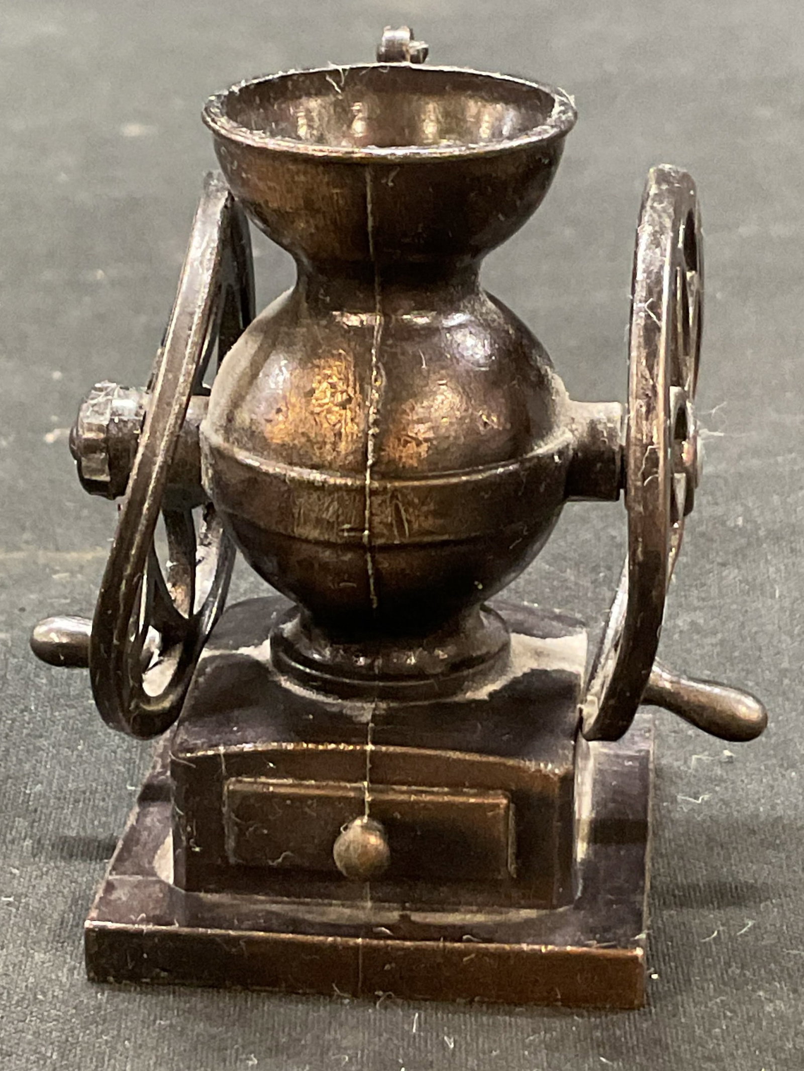 Vtg DieCast Metal Grinder Pencil Sharp Hong Kong (1 of 7)