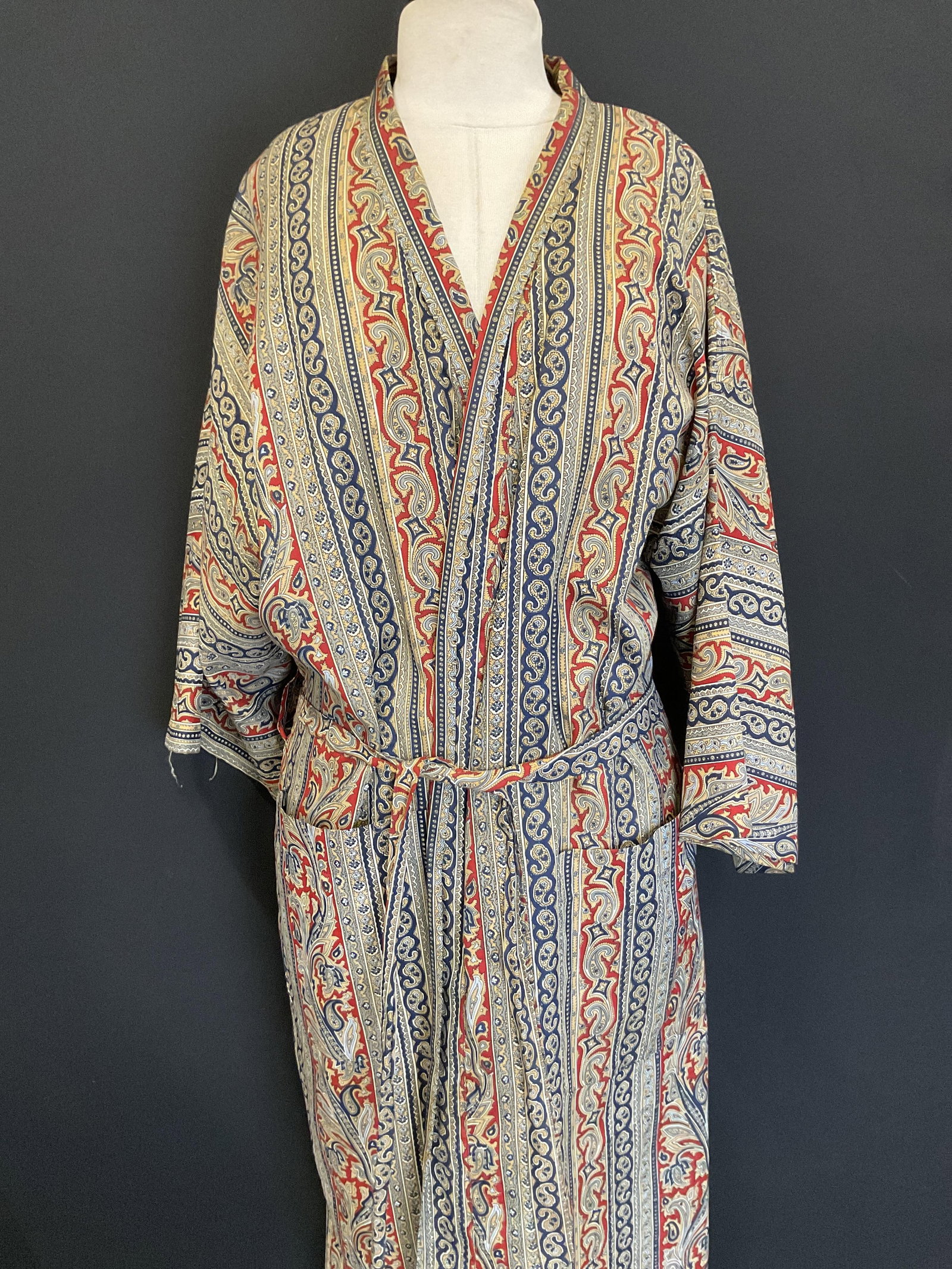 Vintage Paisley Pattern Robe - 2
