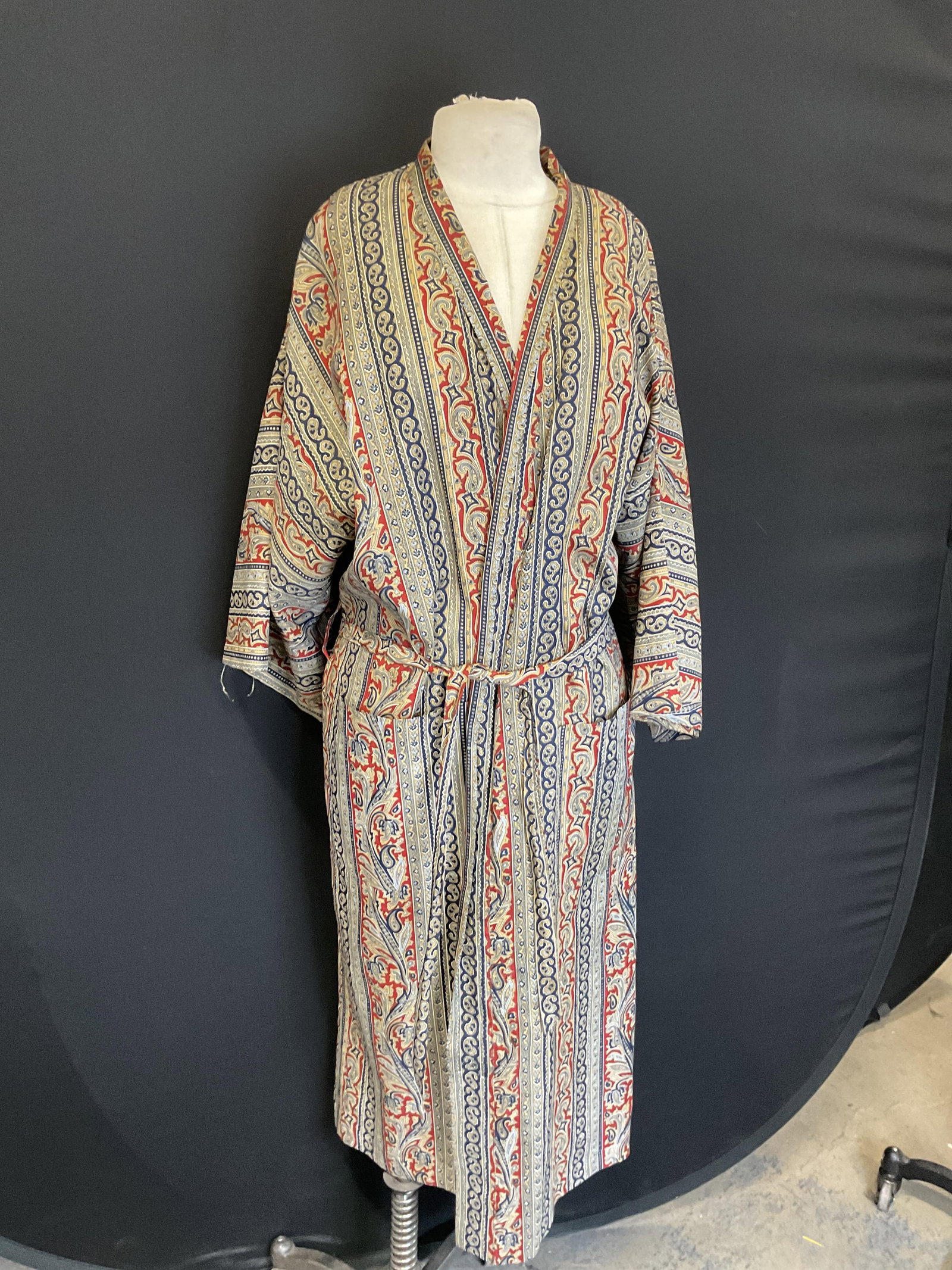 Vintage Paisley Pattern Robe - 3