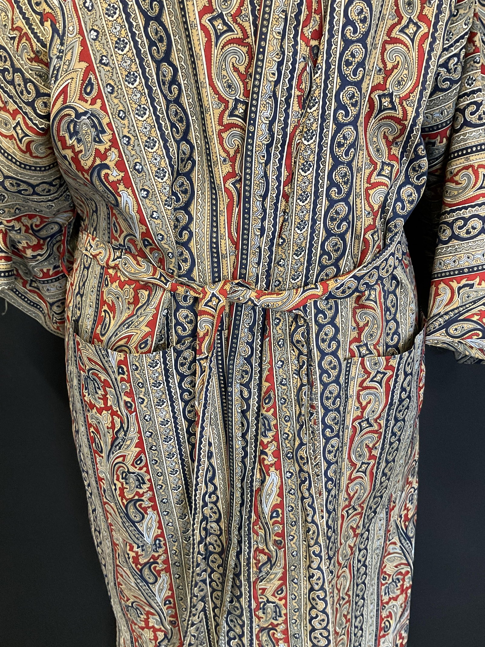 Vintage Paisley Pattern Robe - 6