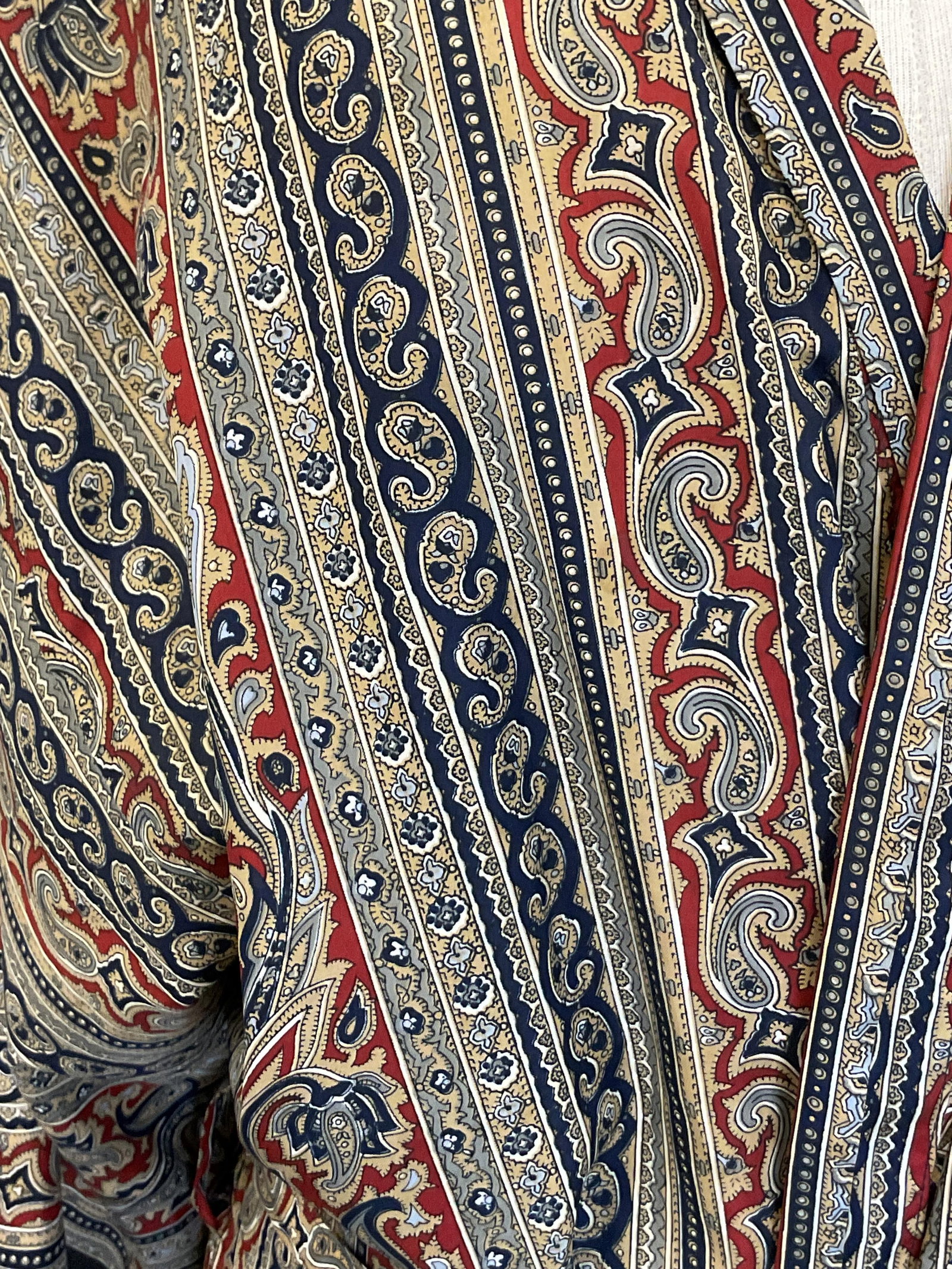 Vintage Paisley Pattern Robe - 7