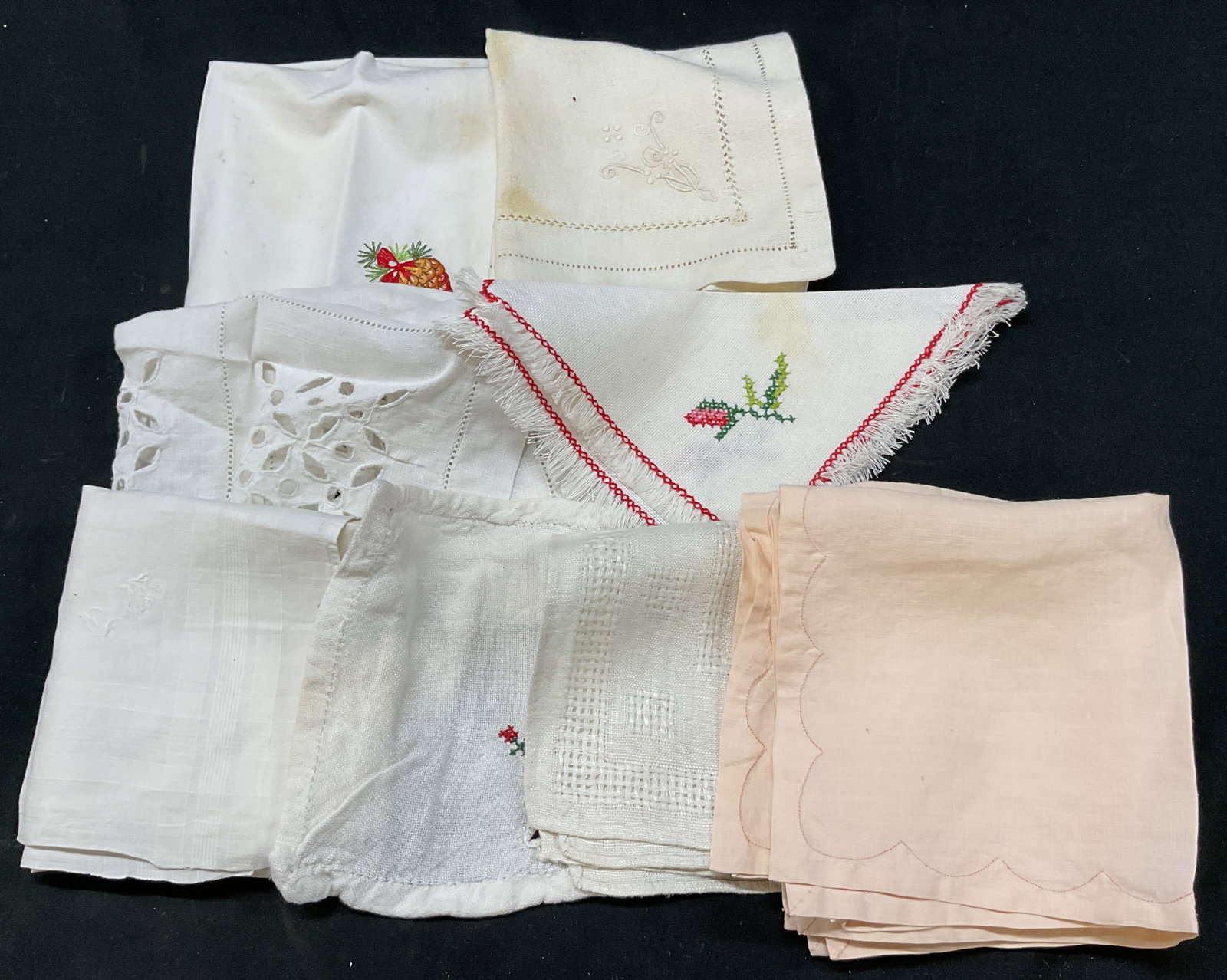 Grp Lot 11 Vintage Assorted Table Linens (1 of 9)